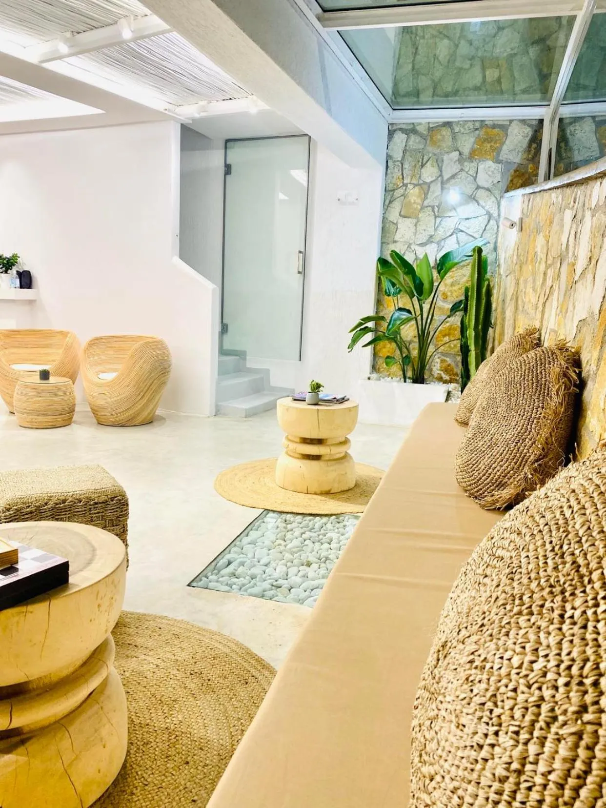 Restaurant/places to eat in Geo & Art Boutique Hotel Himara