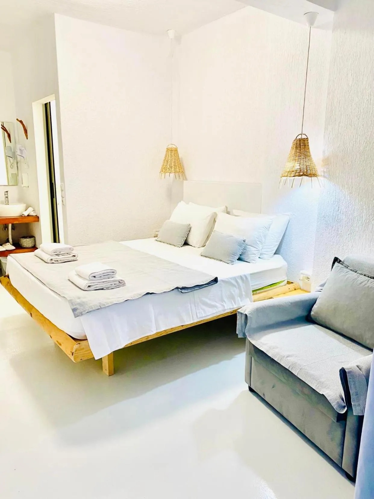 Bed in Geo & Art Boutique Hotel Himara