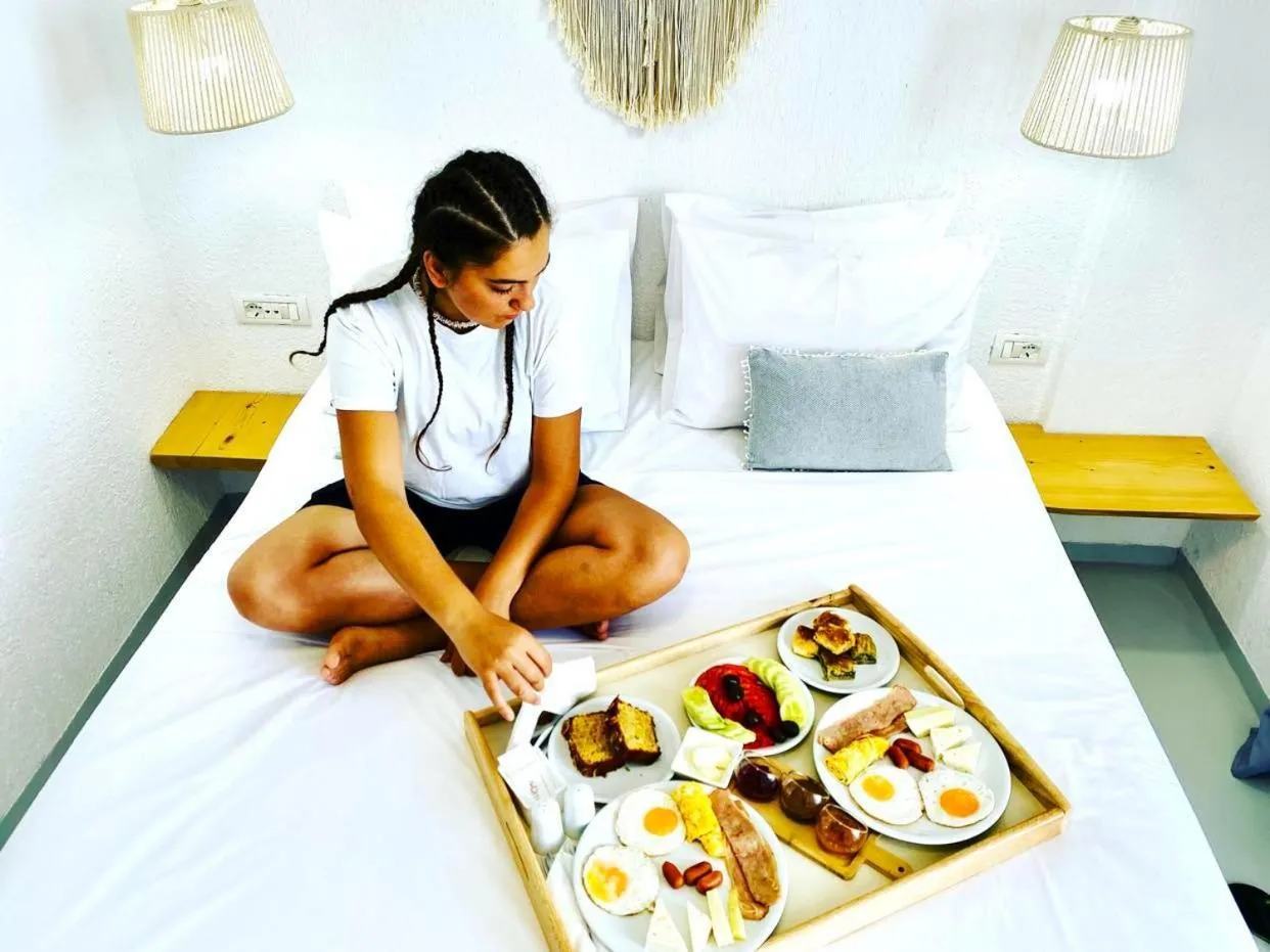 Restaurant/places to eat in Geo & Art Boutique Hotel Himara