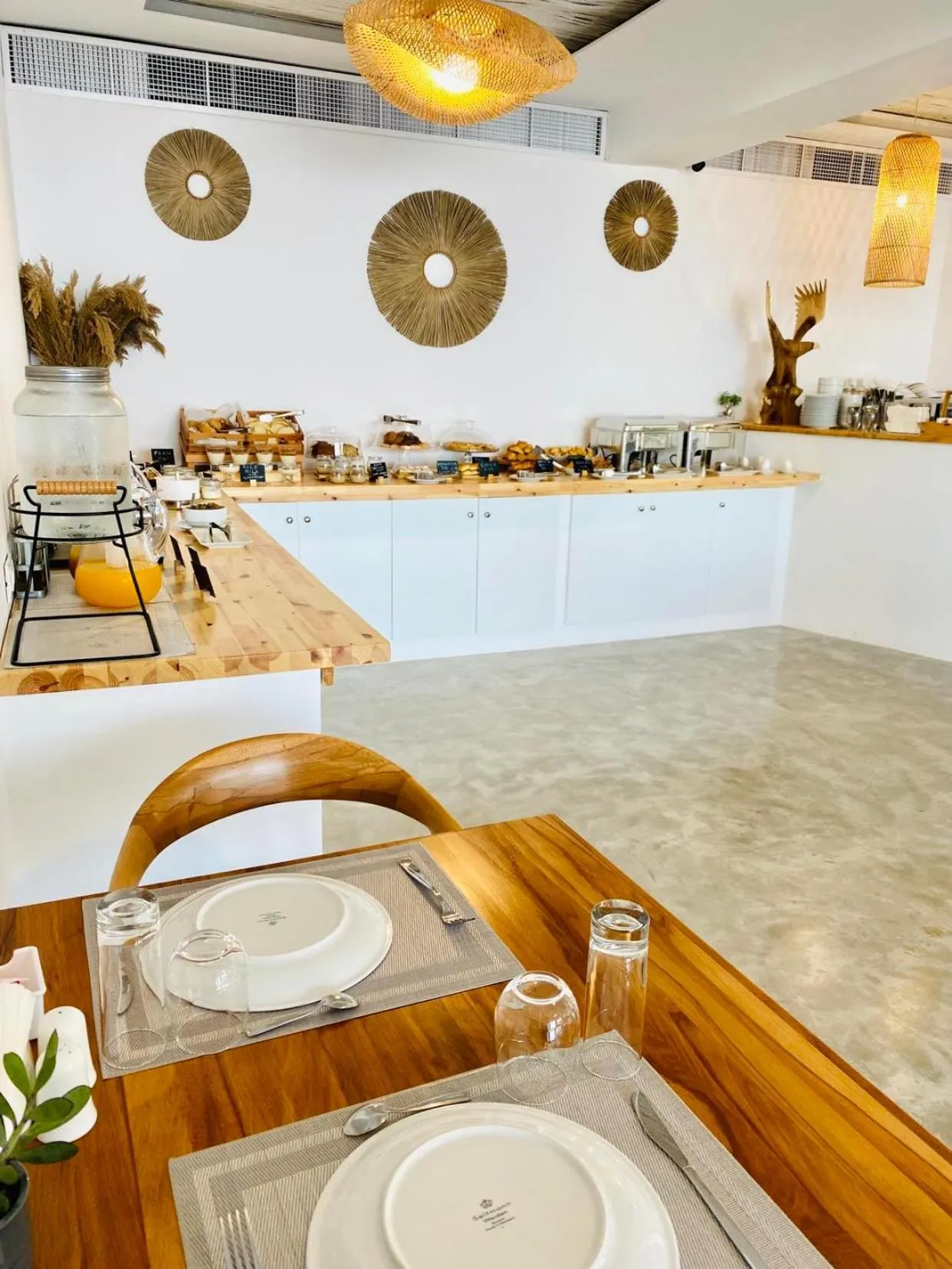 Restaurant/places to eat in Geo & Art Boutique Hotel Himara