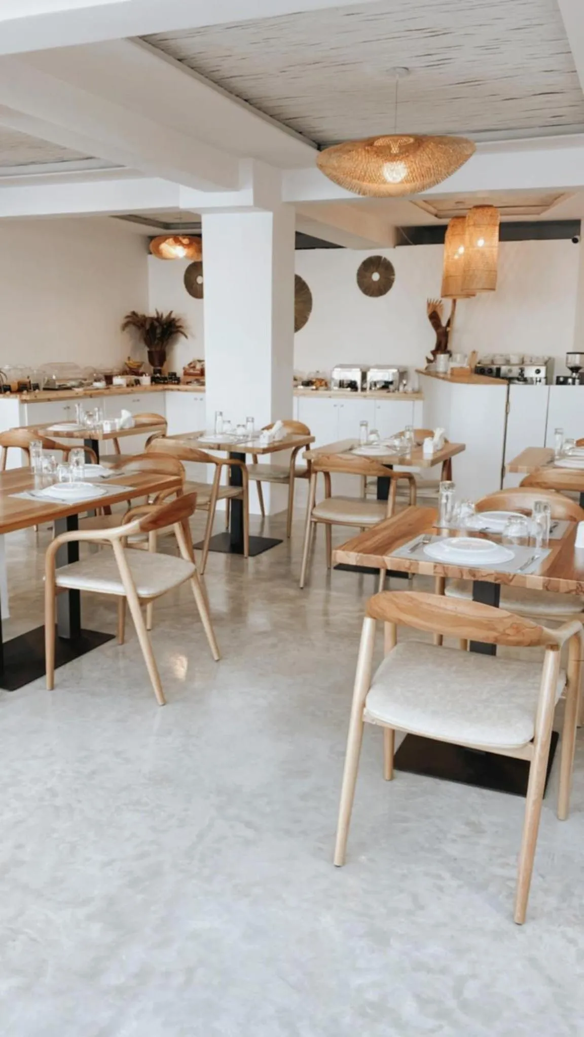 Restaurant/places to eat in Geo & Art Boutique Hotel Himara