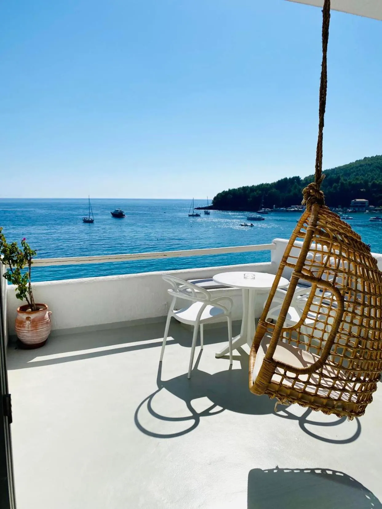Day in Geo & Art Boutique Hotel Himara