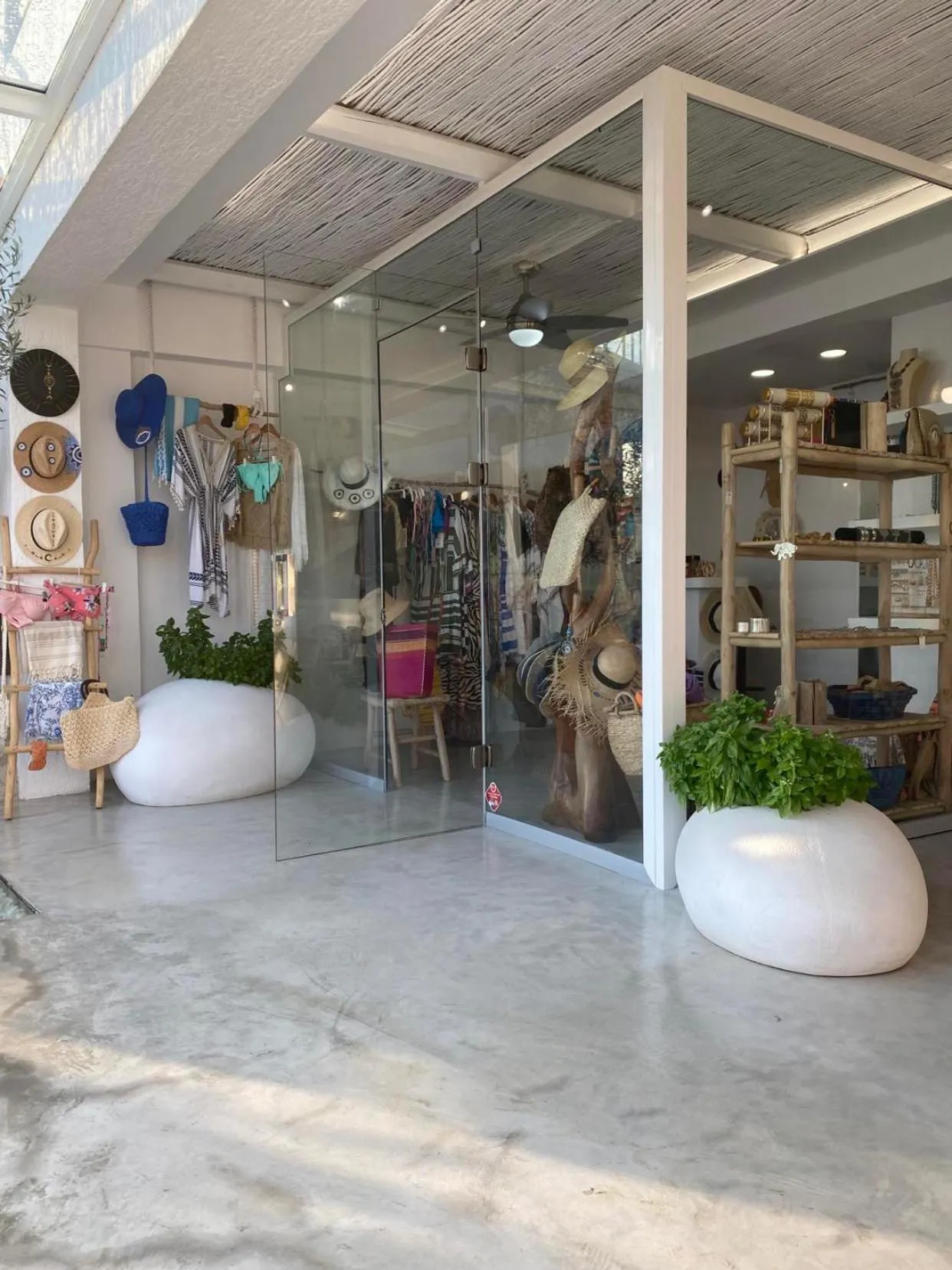 Shopping Area in Geo & Art Boutique Hotel Himara