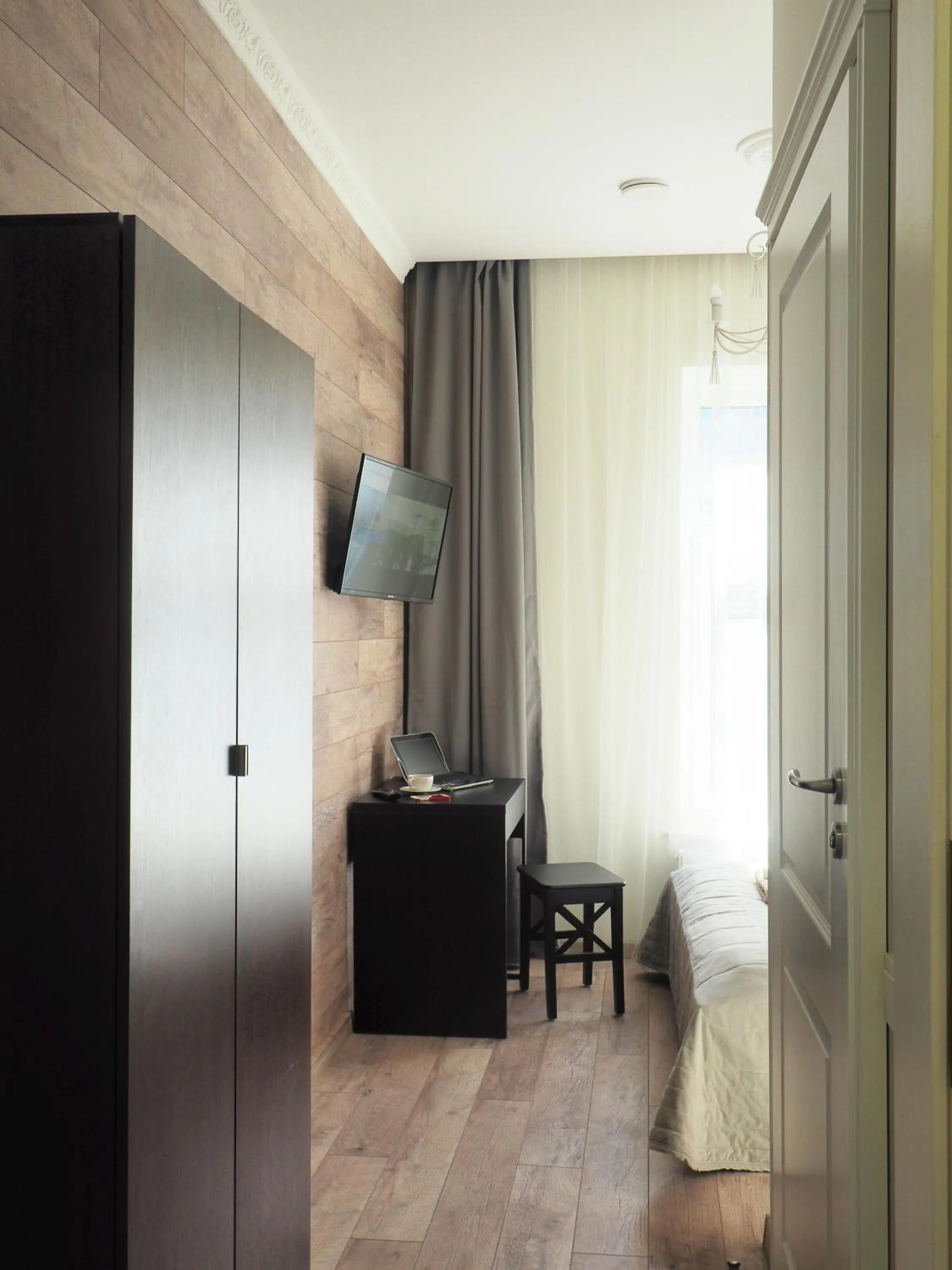 Bed in Emi apartment