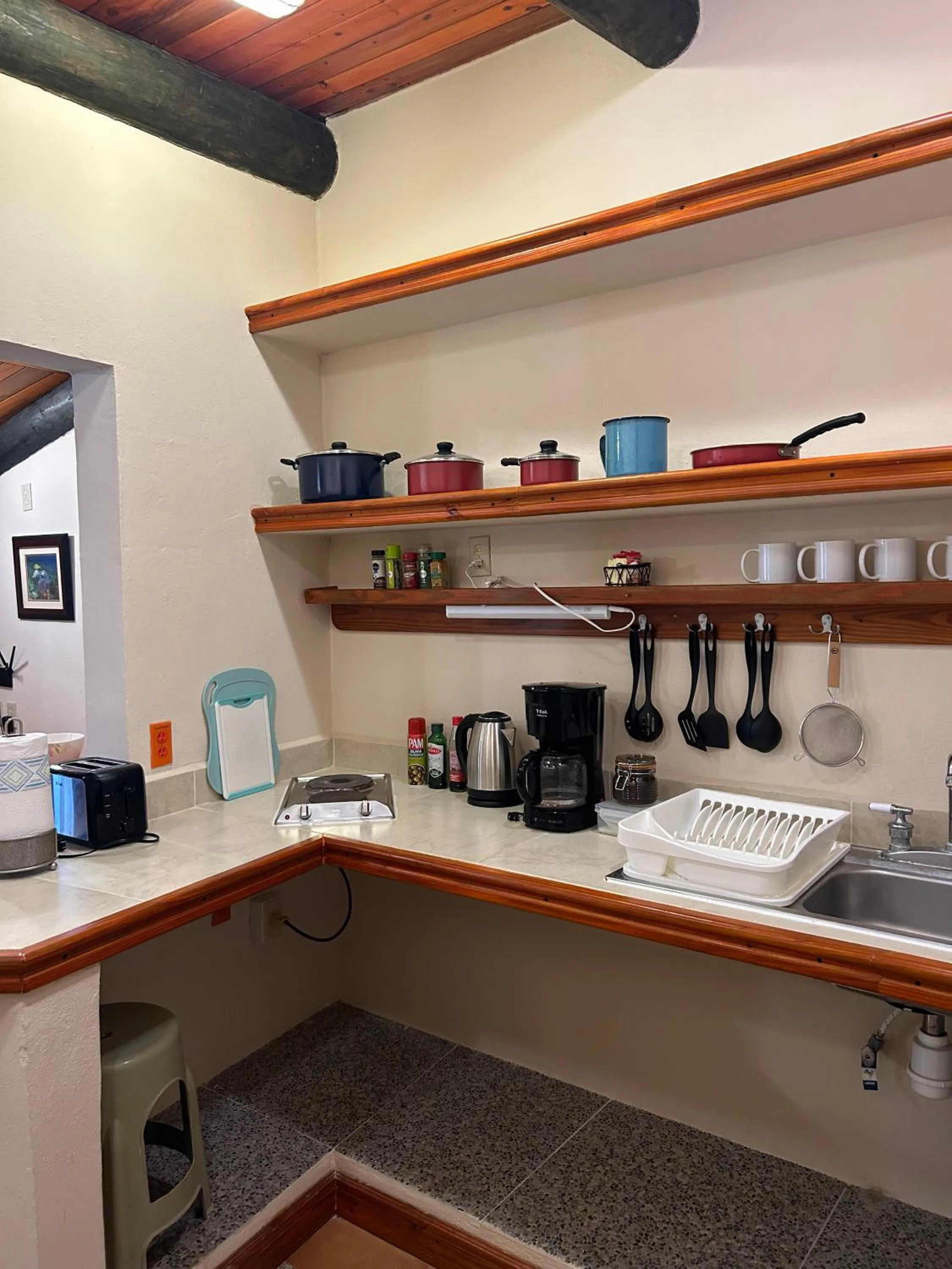 Coffee/tea facilities in The Diving Lodge Downtown