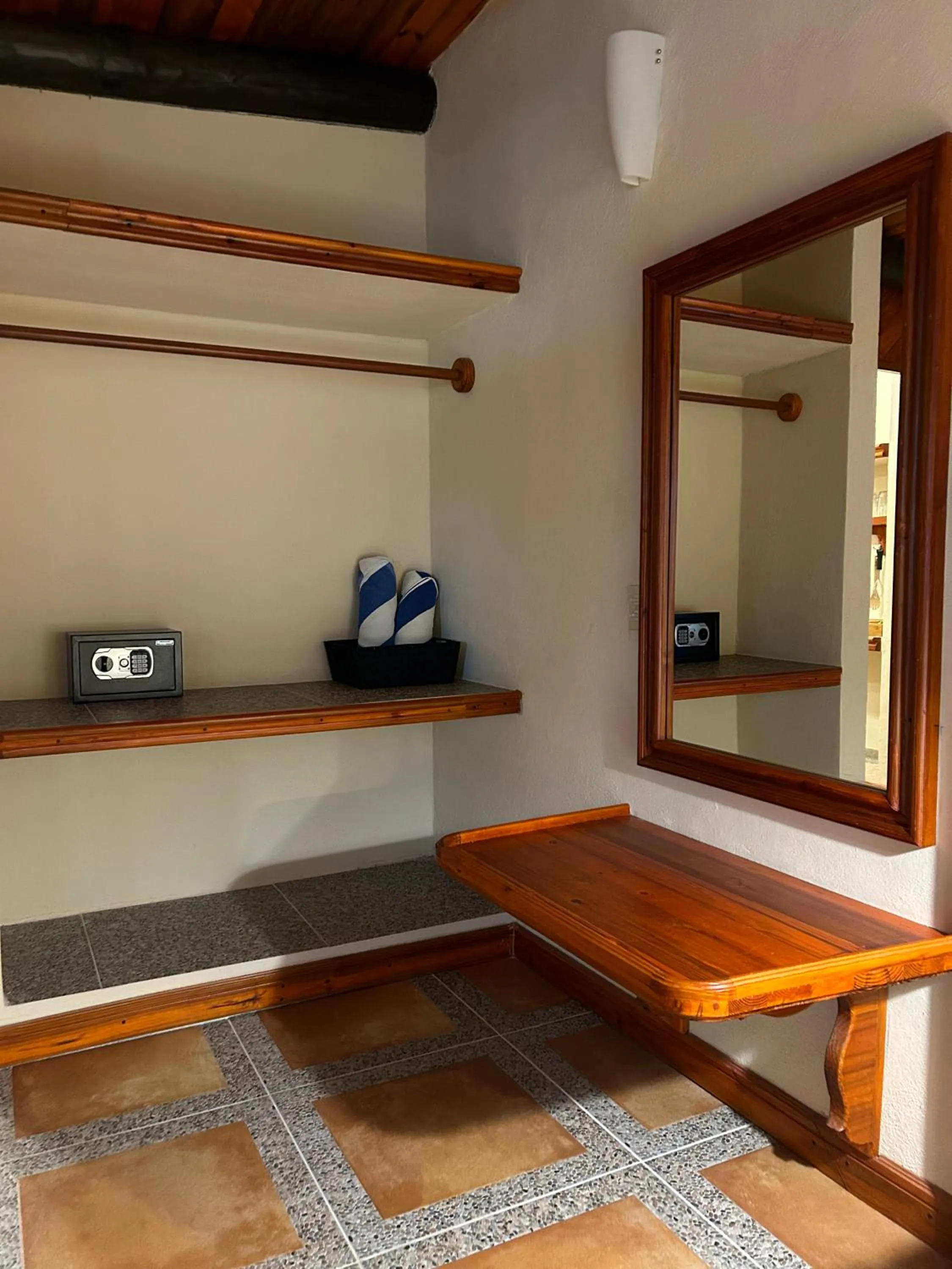 The Diving Lodge Downtown