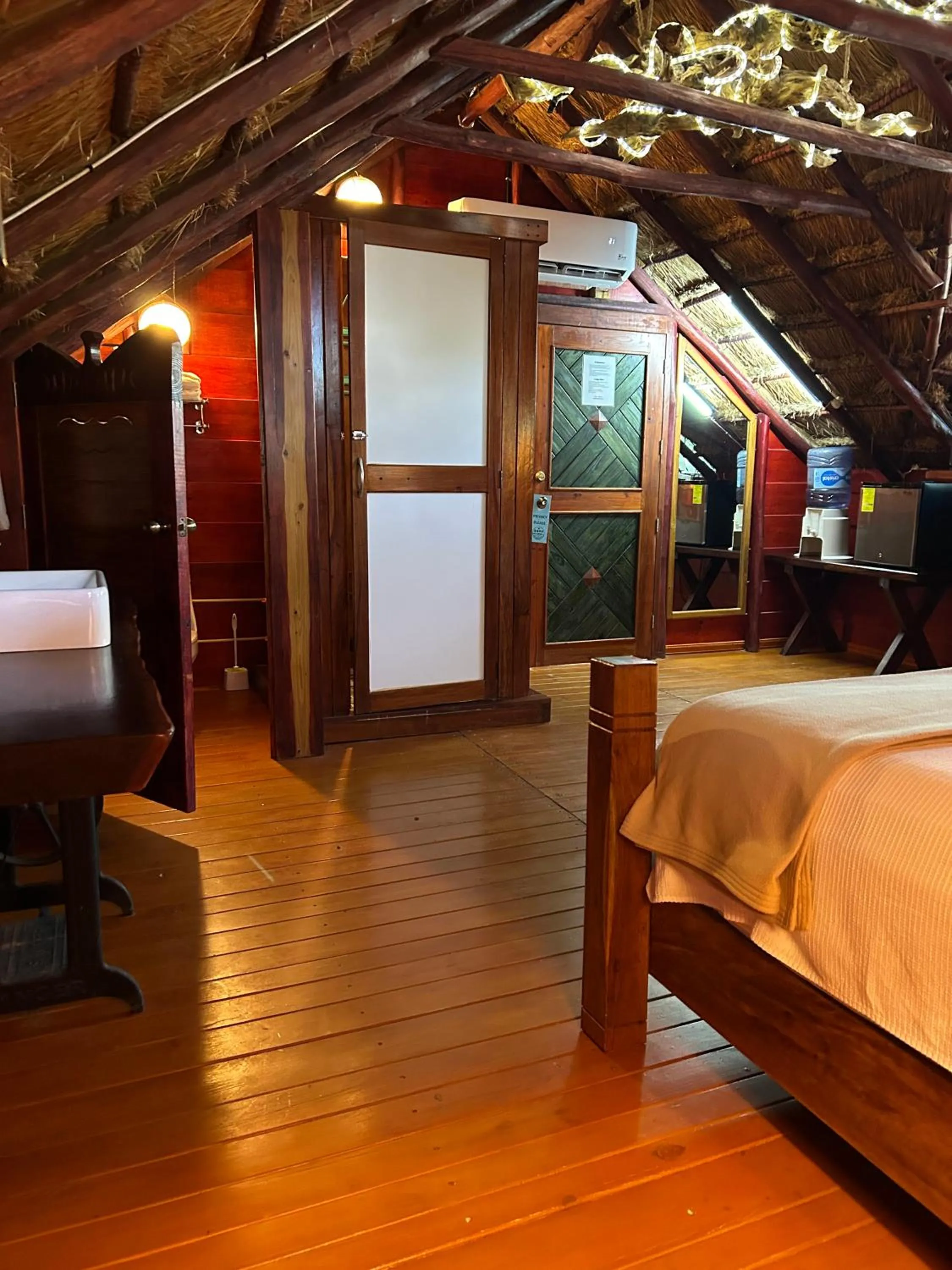 Bed in The Diving Lodge Downtown