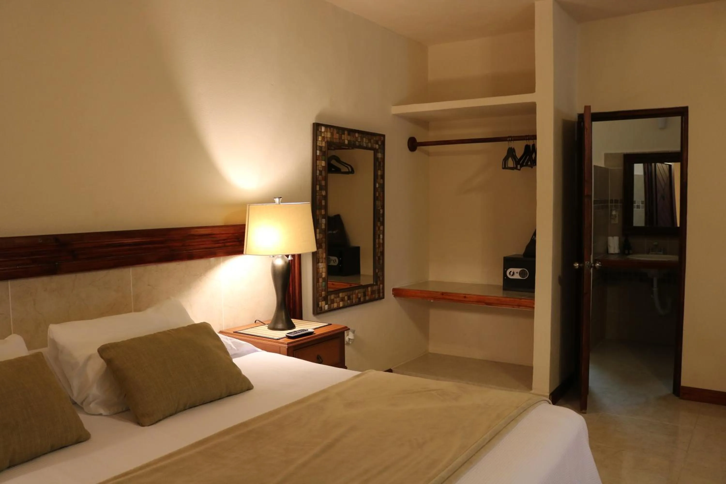 Bed in The Diving Lodge Downtown