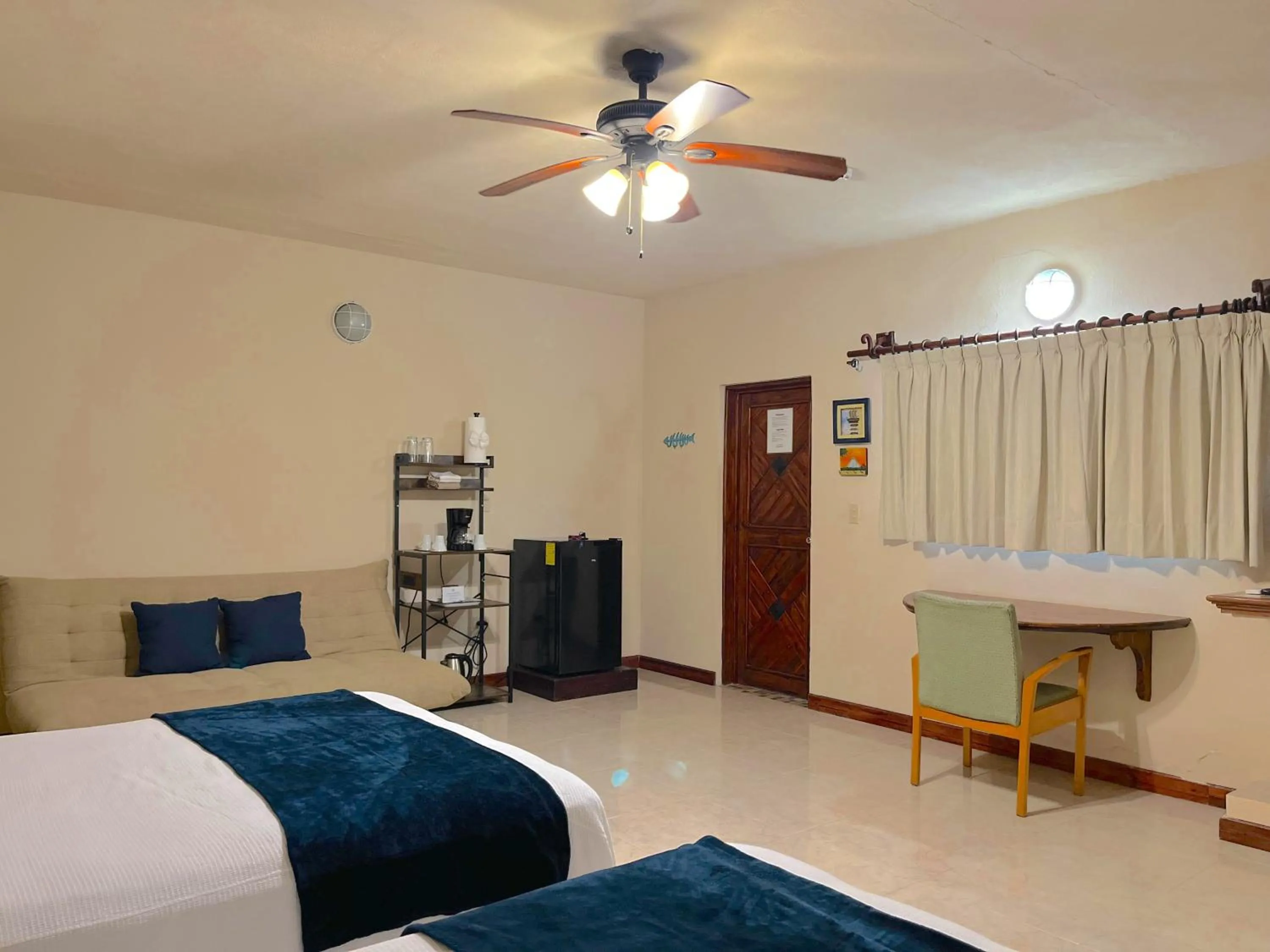 Bed in The Diving Lodge Downtown