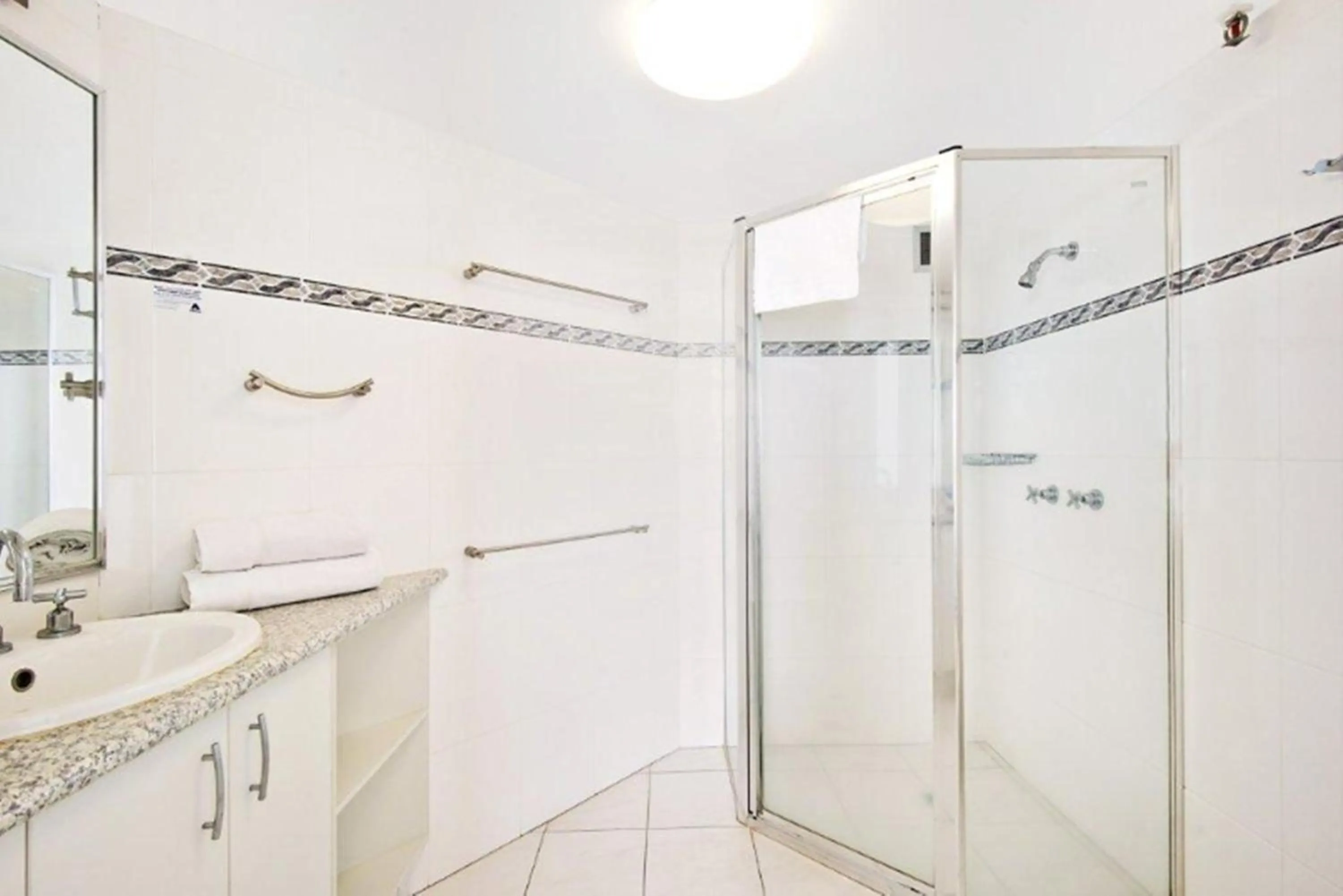 Bathroom in Surfers International Apartments