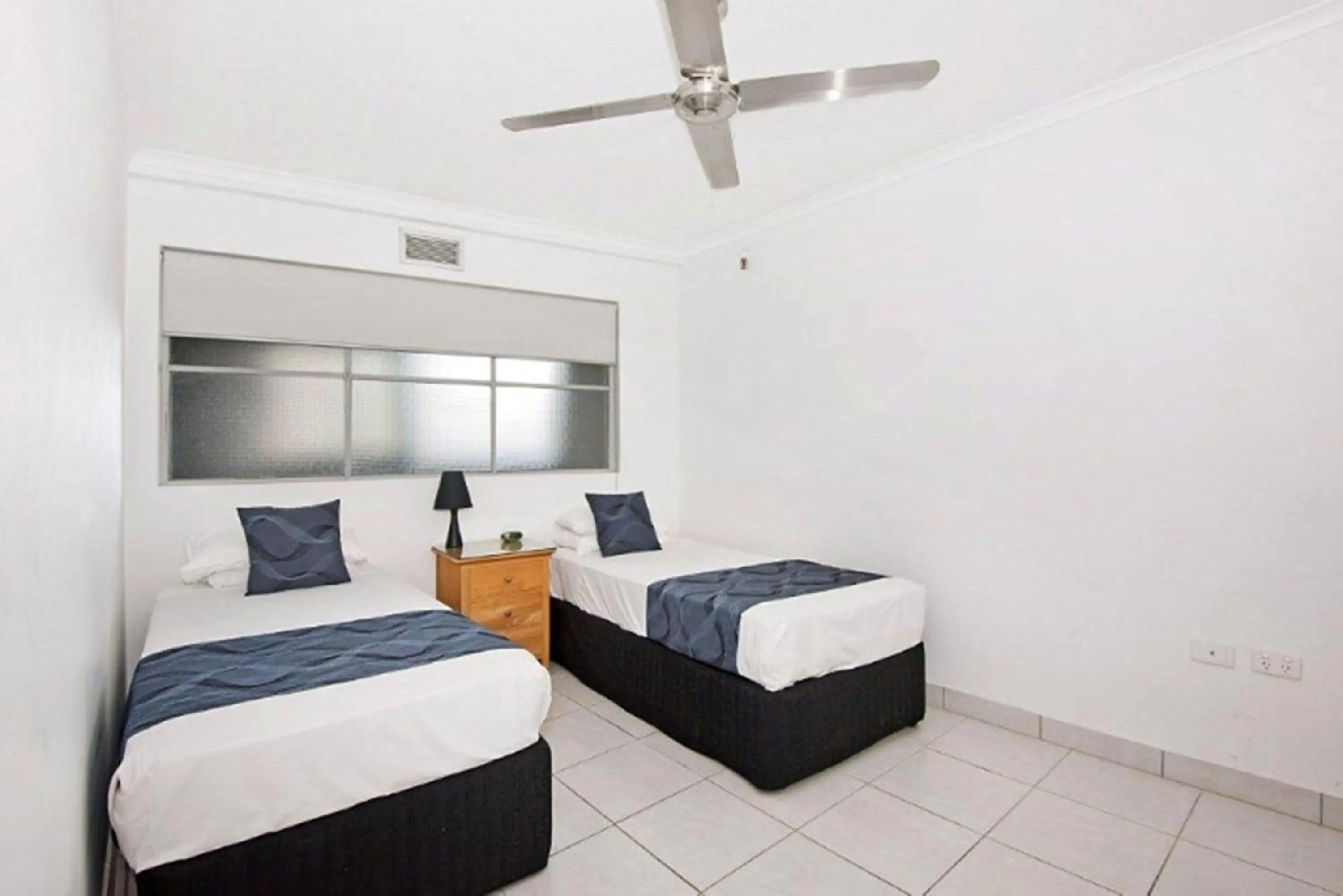 Bedroom, Bed in Surfers International Apartments