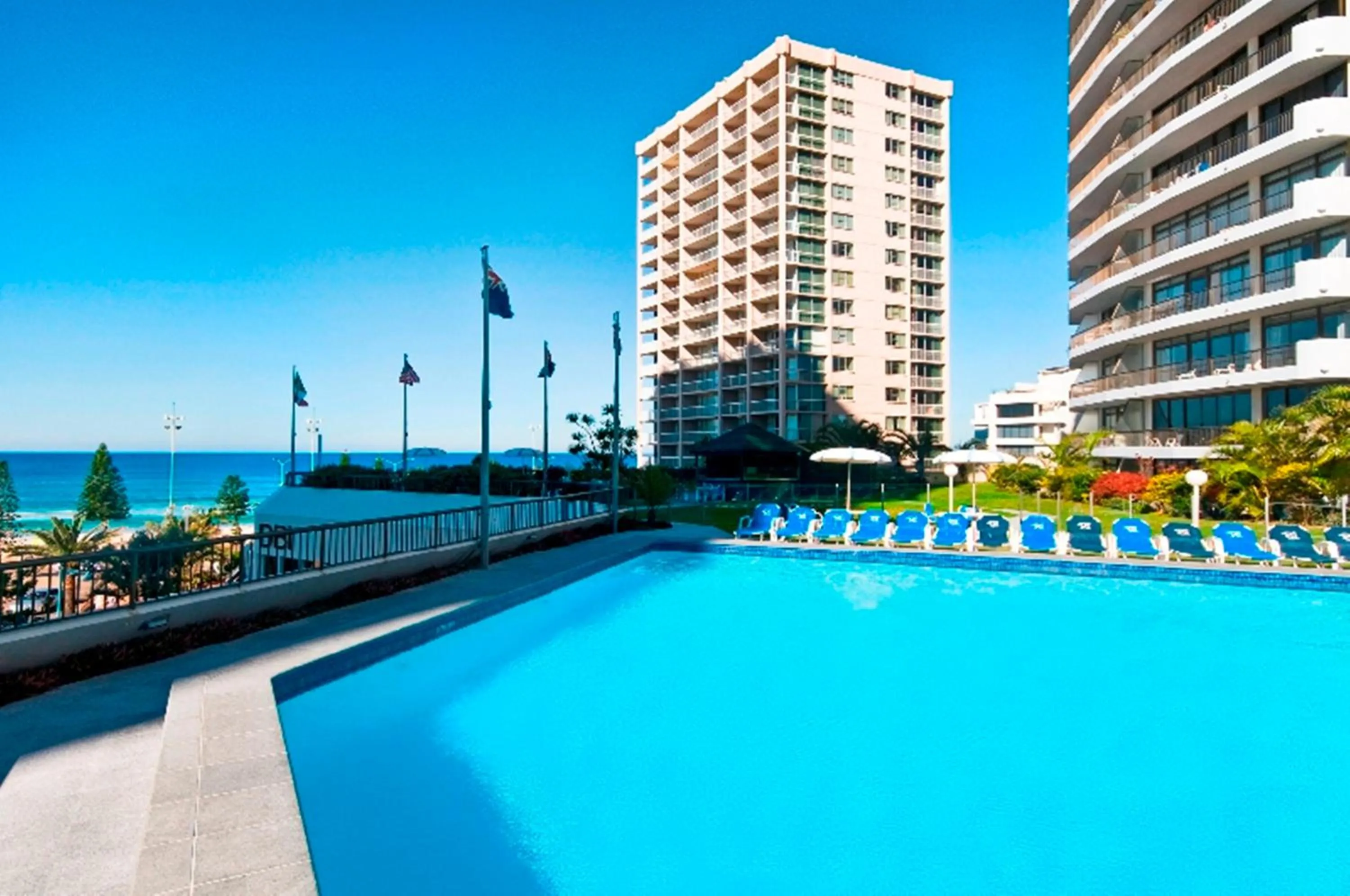 Swimming pool in Surfers International Apartments
