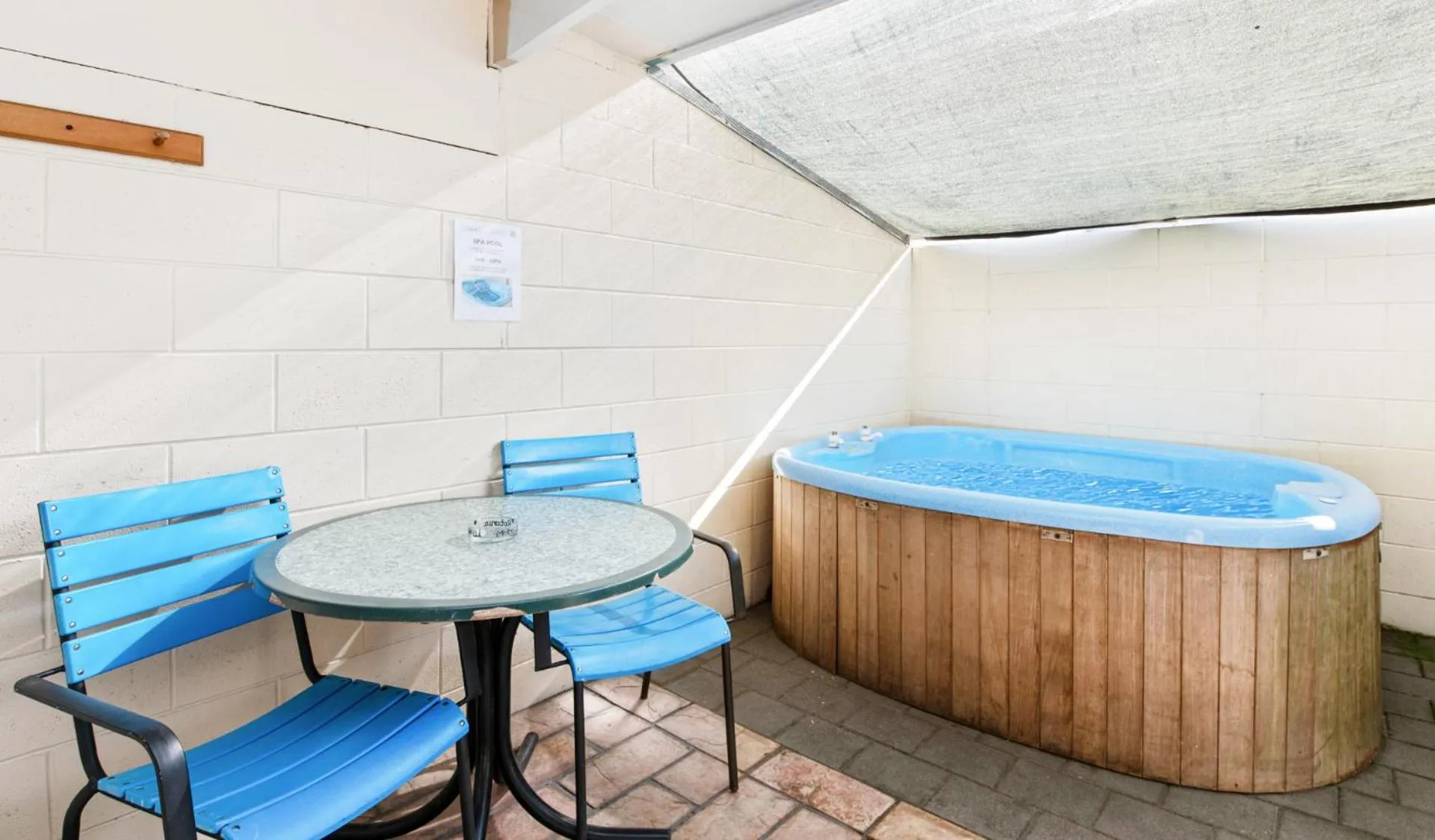 Hot Tub in Kowhai Motel Rotorua
