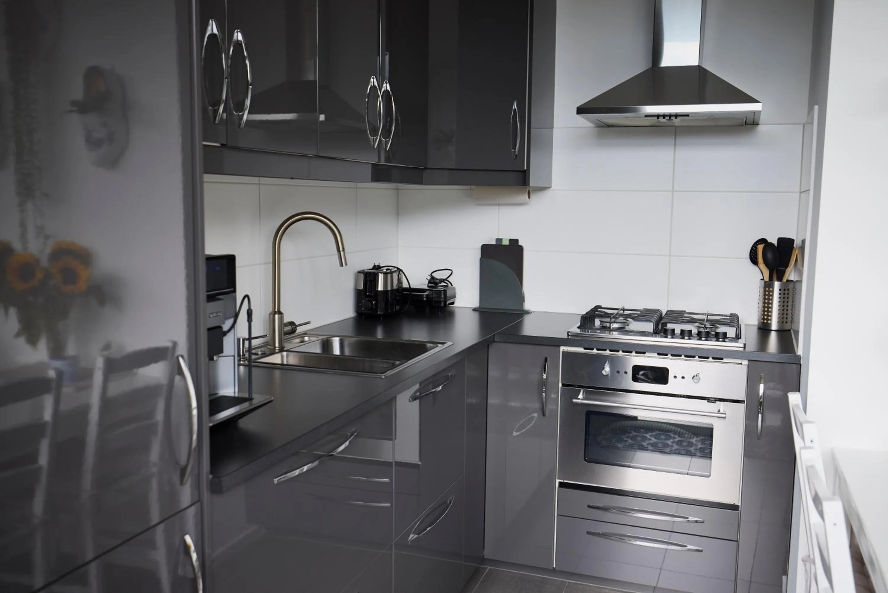 kitchen in Treehouse Inn