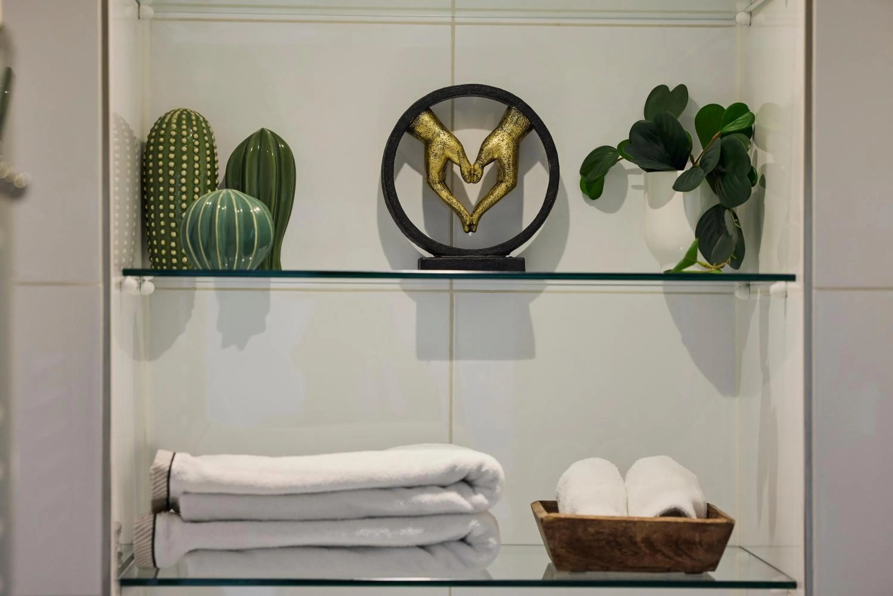 Toilet in Treehouse Inn