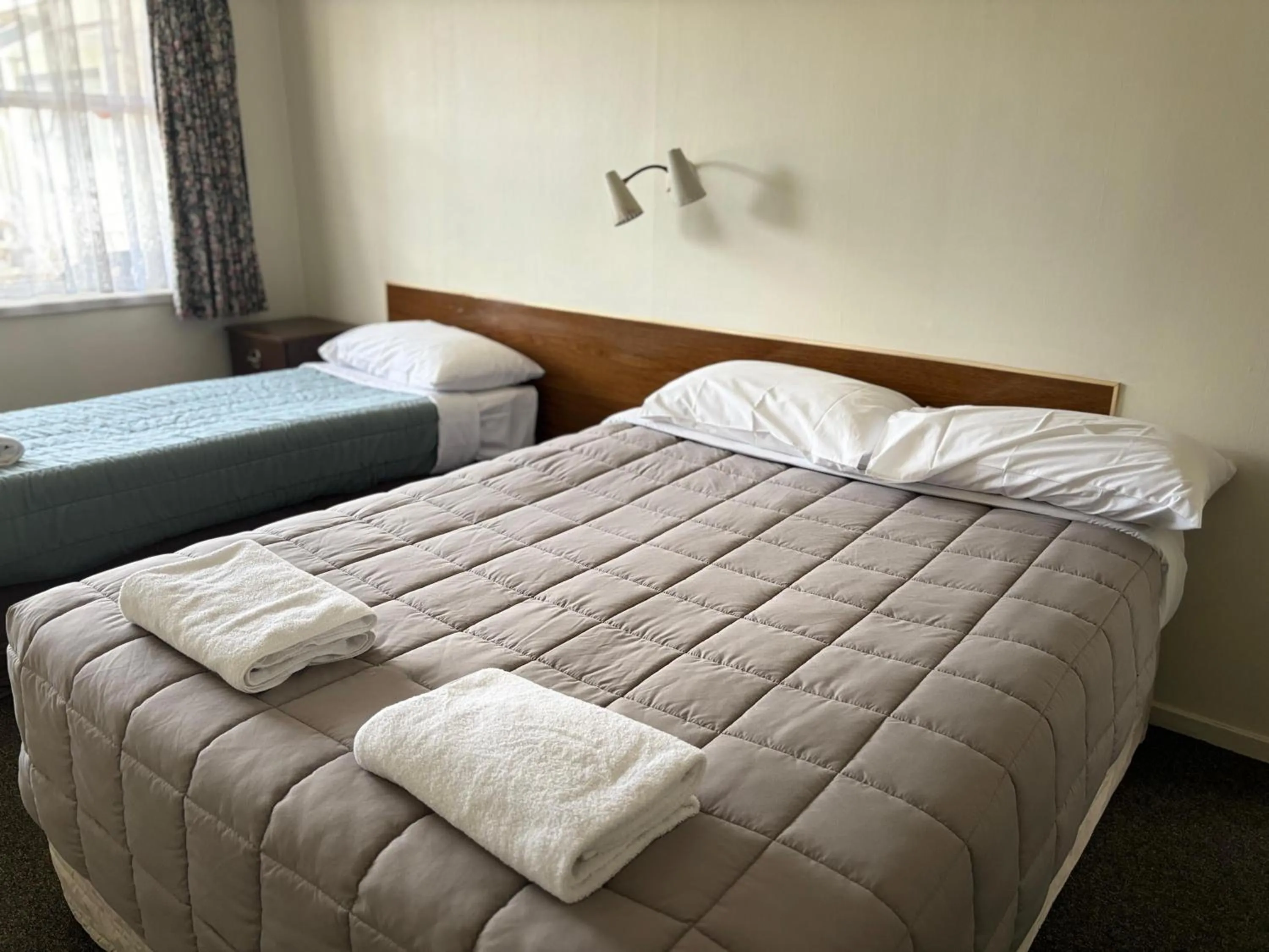 Bed in Manhattan Motel