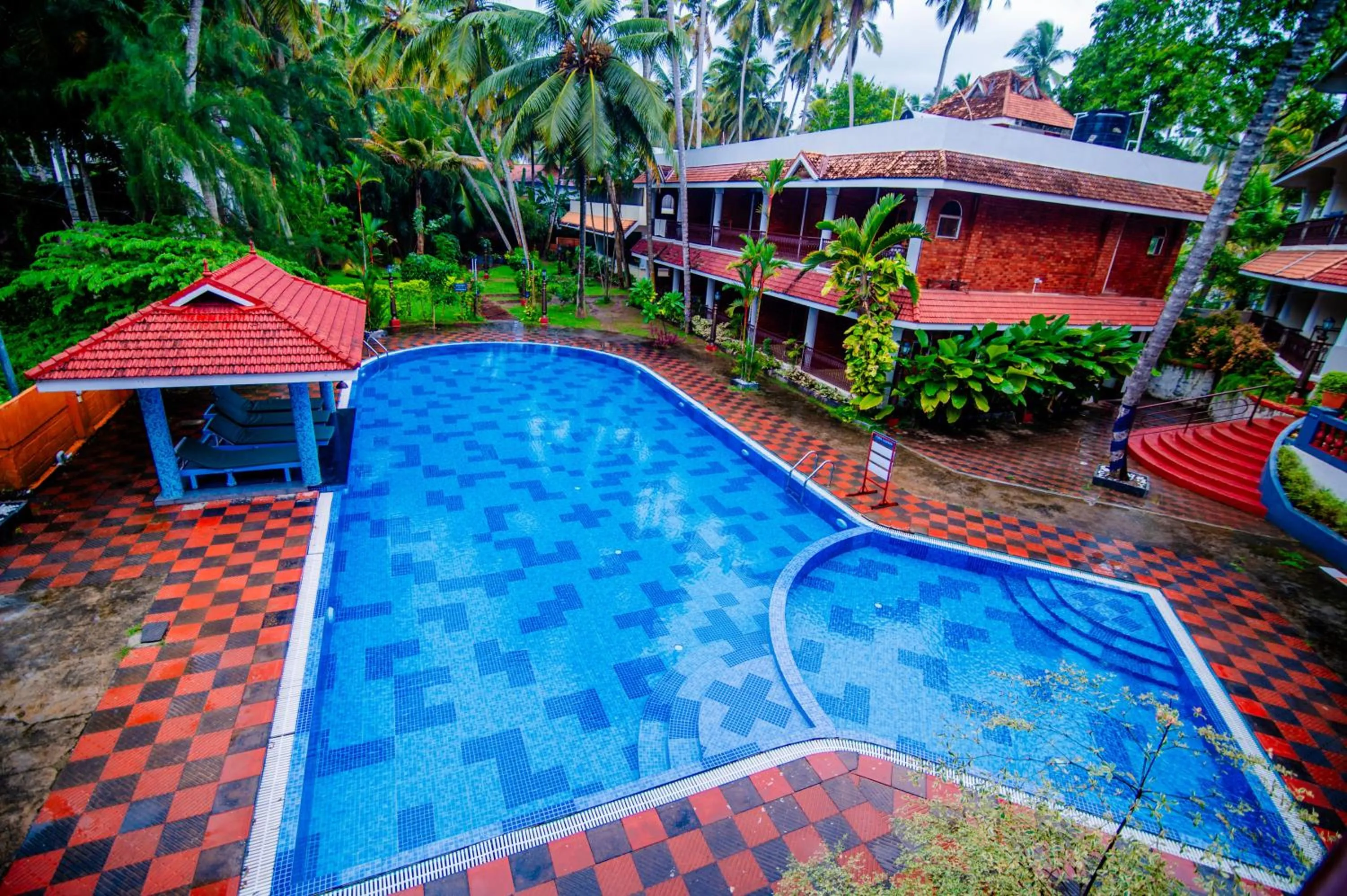 Pool view in Jasmine Palace