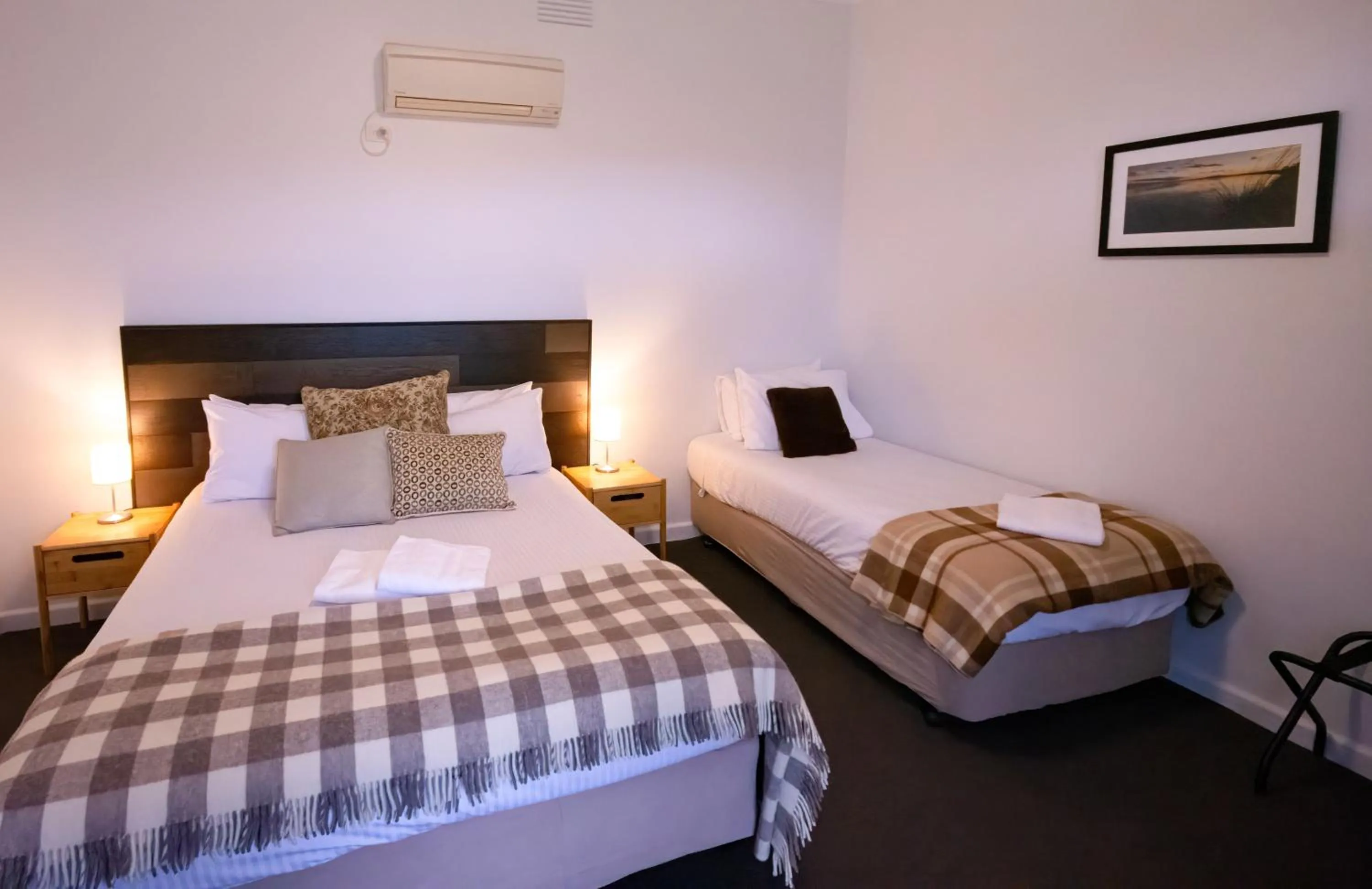 Bed in Meeniyan Motel