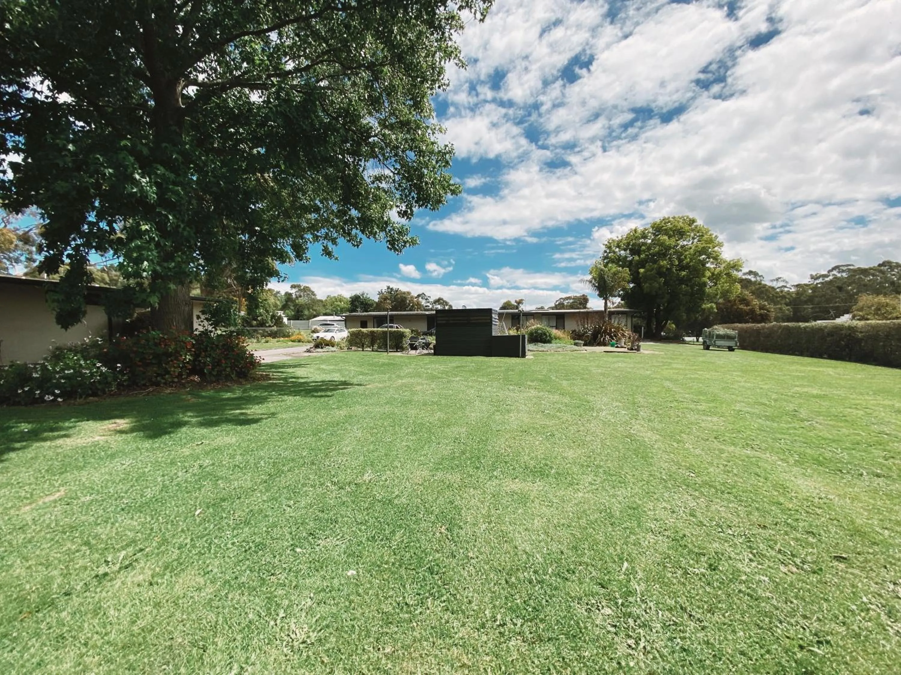 BBQ facilities in Meeniyan Motel