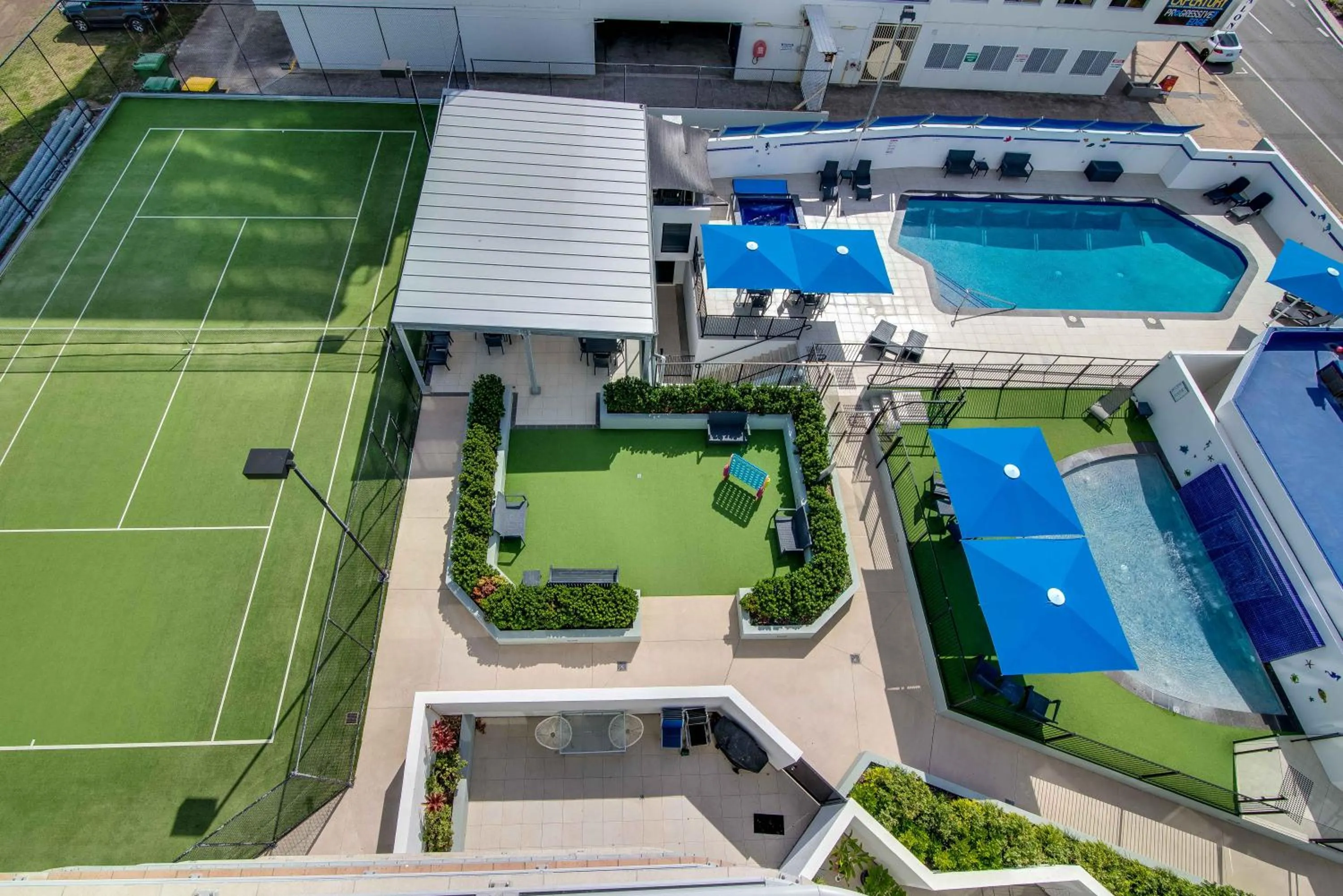 BBQ facilities in Mandolin Beachfront Resort