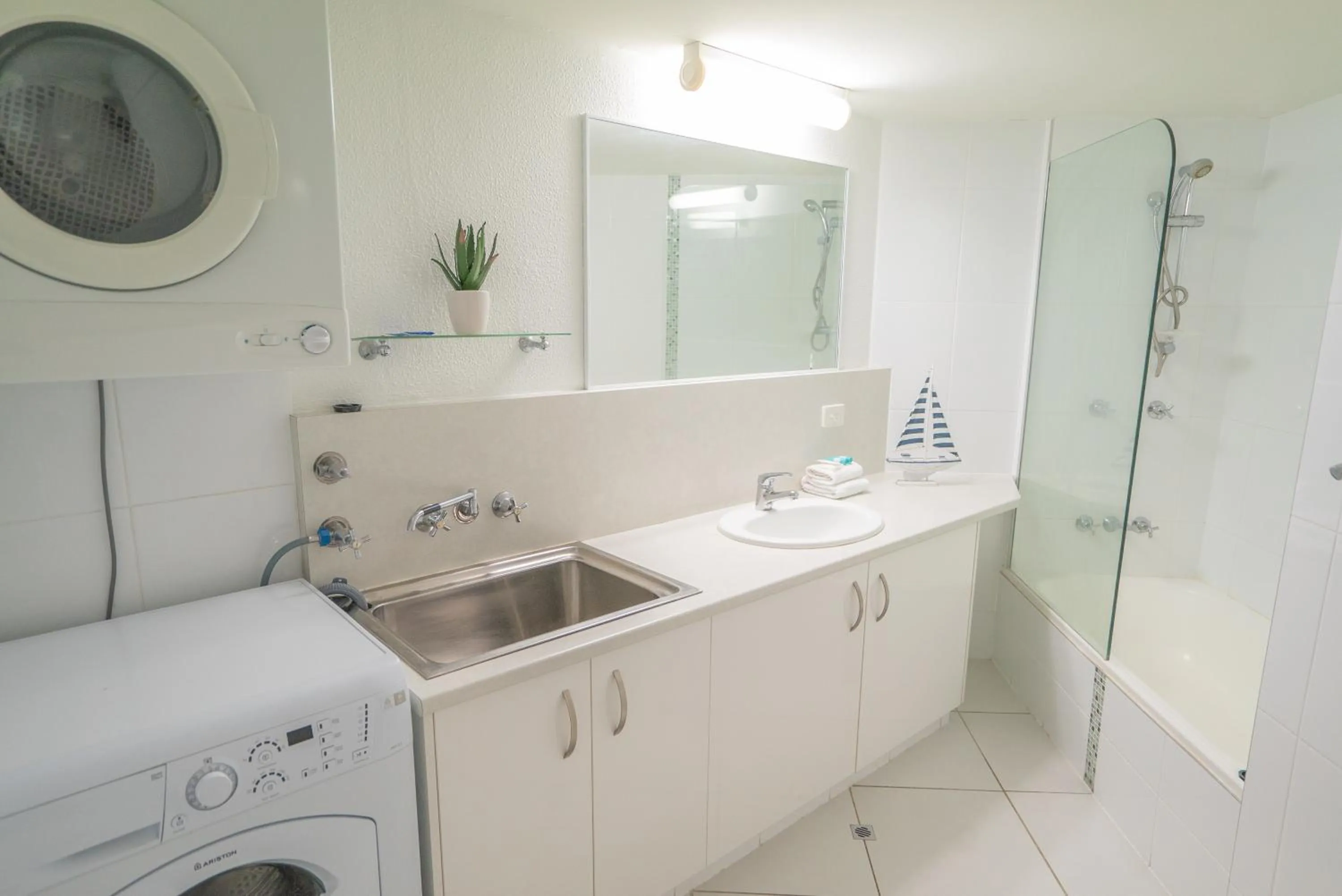 Bathroom in Mandolin Beachfront Resort