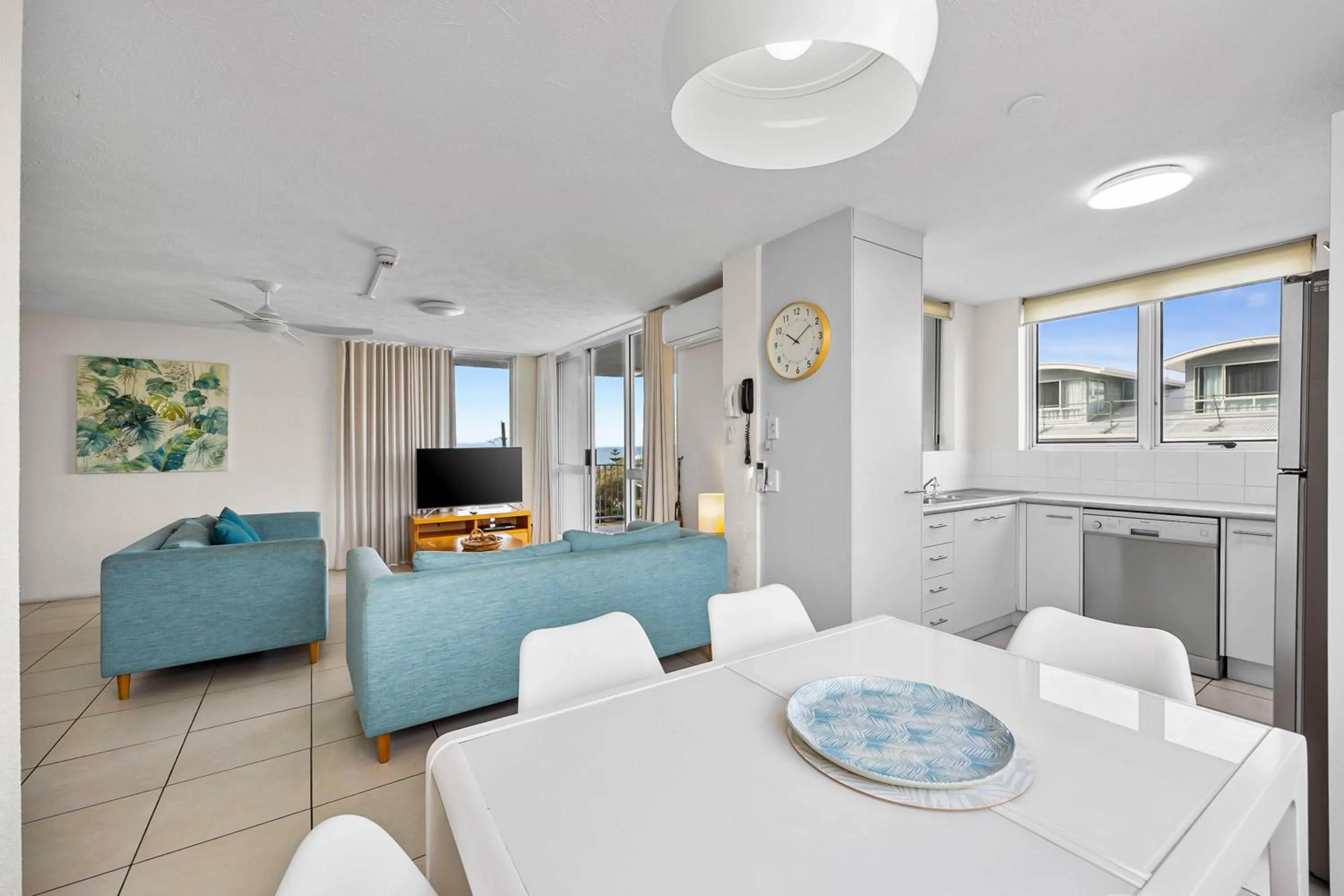 Kitchen or kitchenette in Mandolin Beachfront Resort