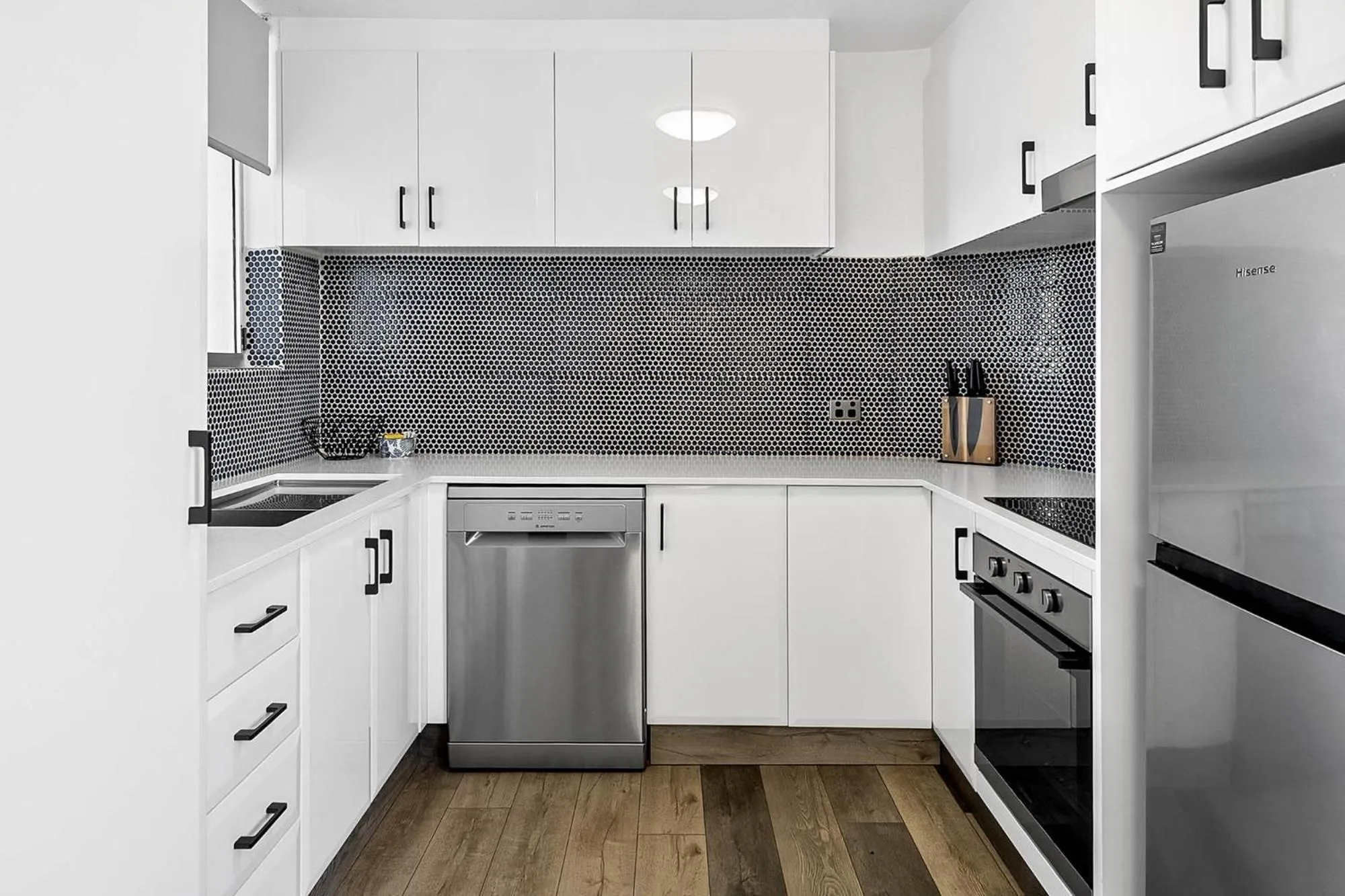 Kitchen or kitchenette in Mandolin Beachfront Resort