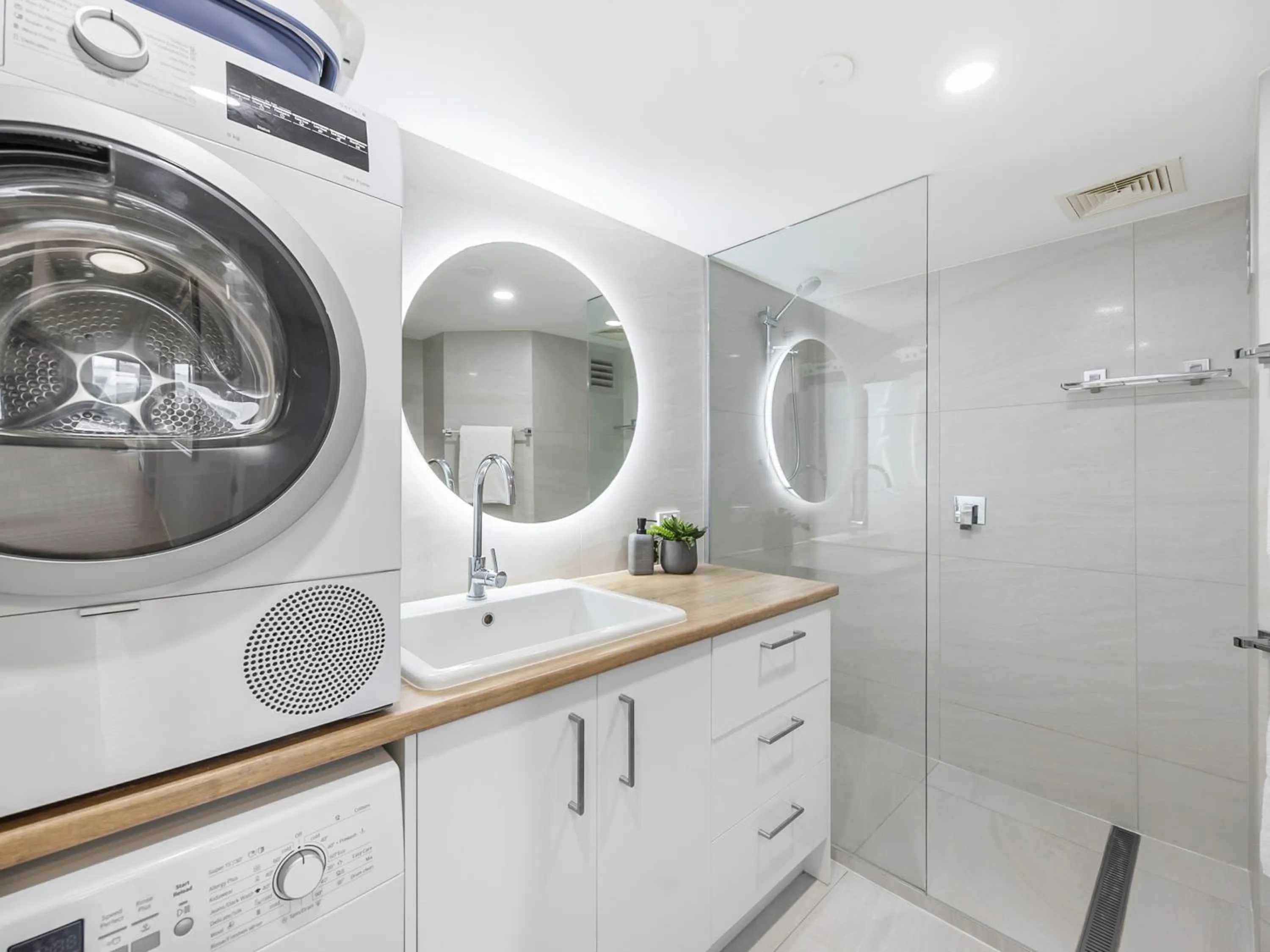 Bathroom in Mandolin Beachfront Resort