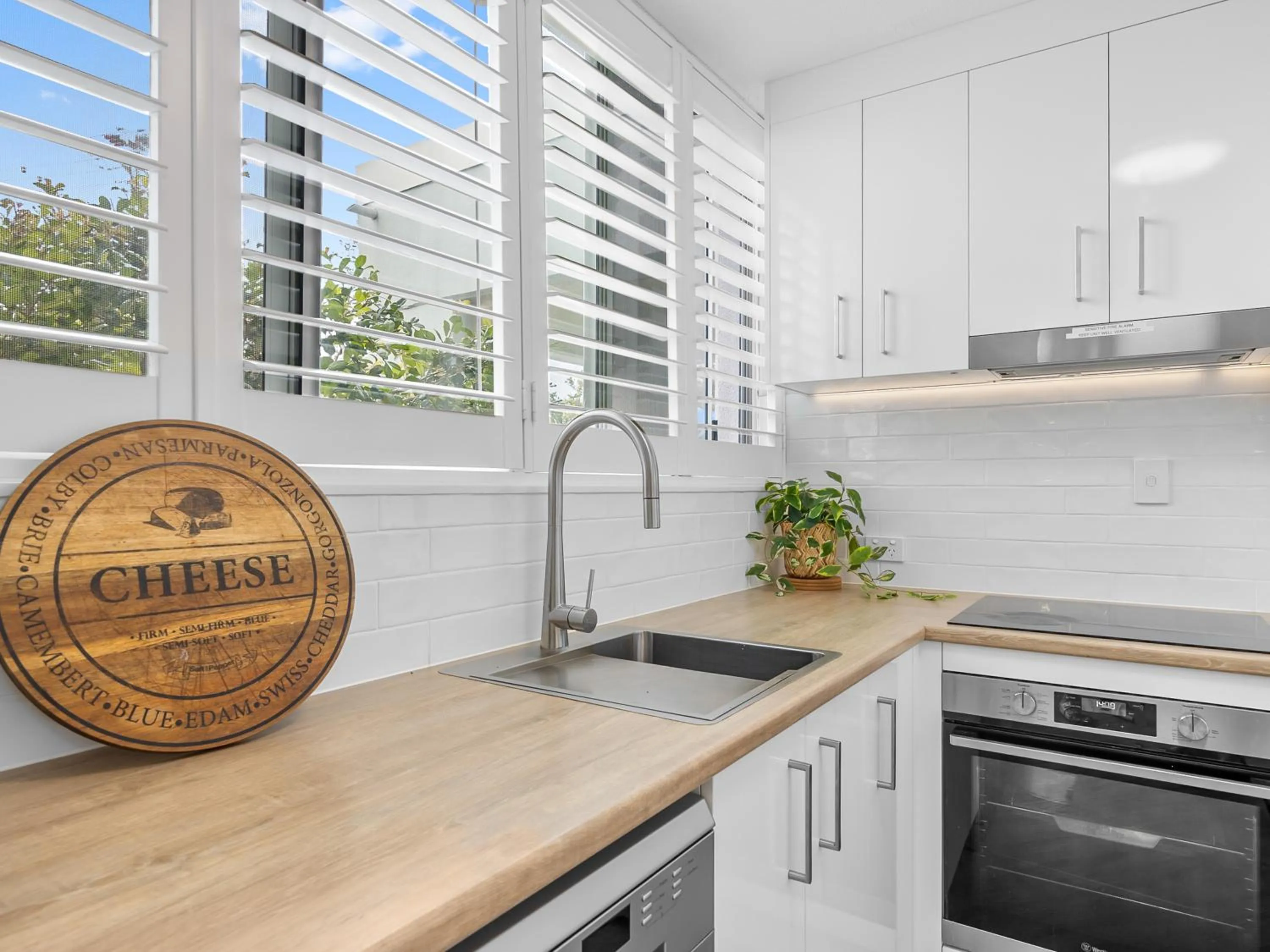 kitchen in Mandolin Beachfront Resort