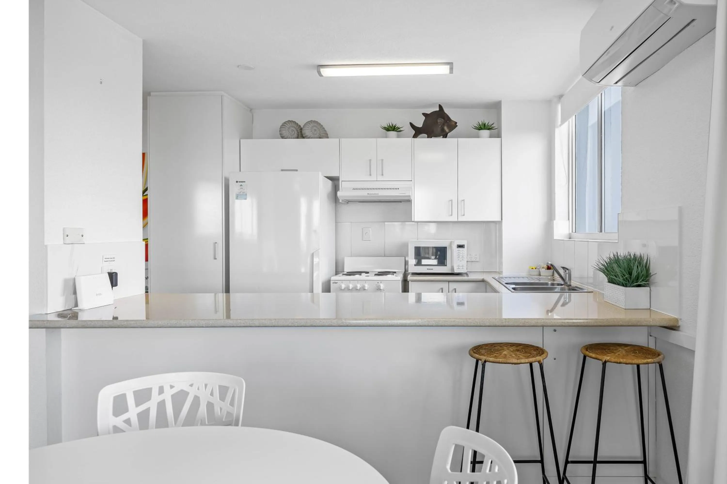 Kitchen or kitchenette in Mandolin Beachfront Resort