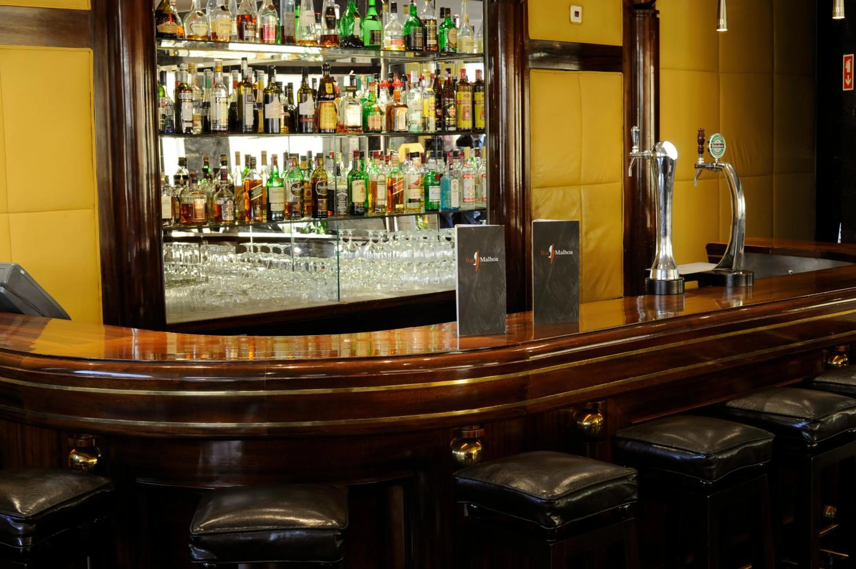 Lounge or bar in Radisson Blu Hotel Lisbon