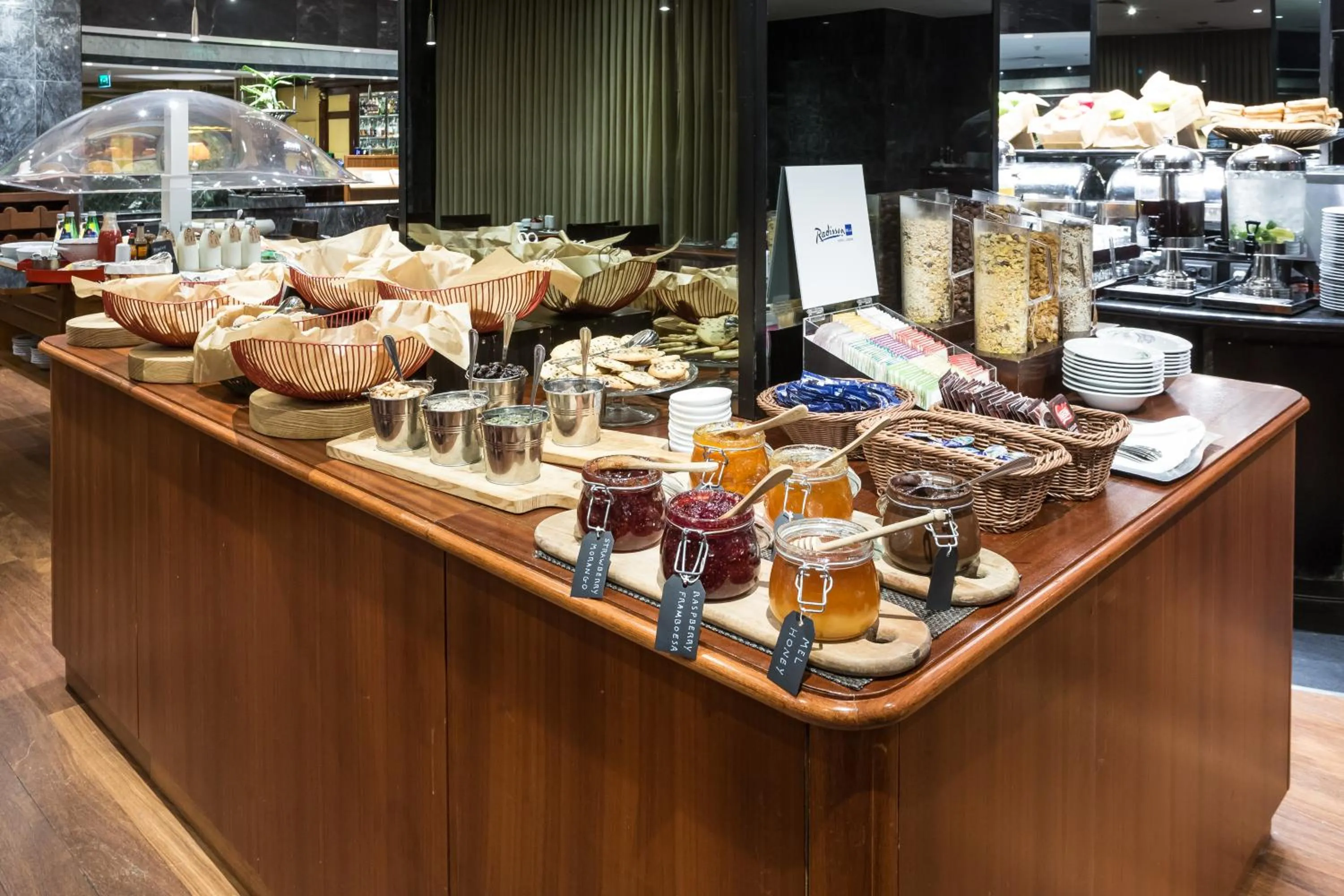 Food and drinks in Radisson Blu Hotel Lisbon