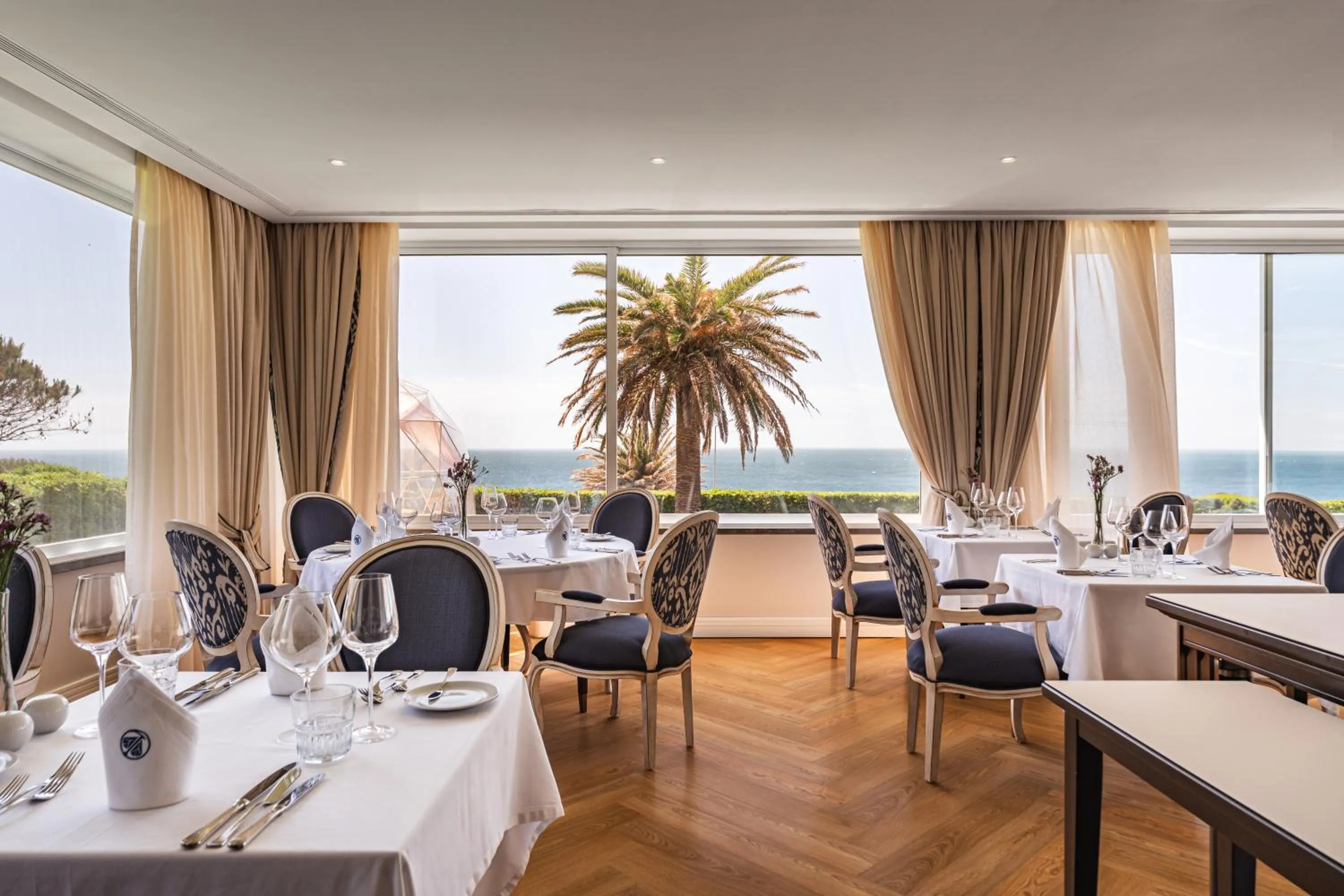 Restaurant/places to eat in Longevity Senses - Cascais Boutique Hotel - Adults Only
