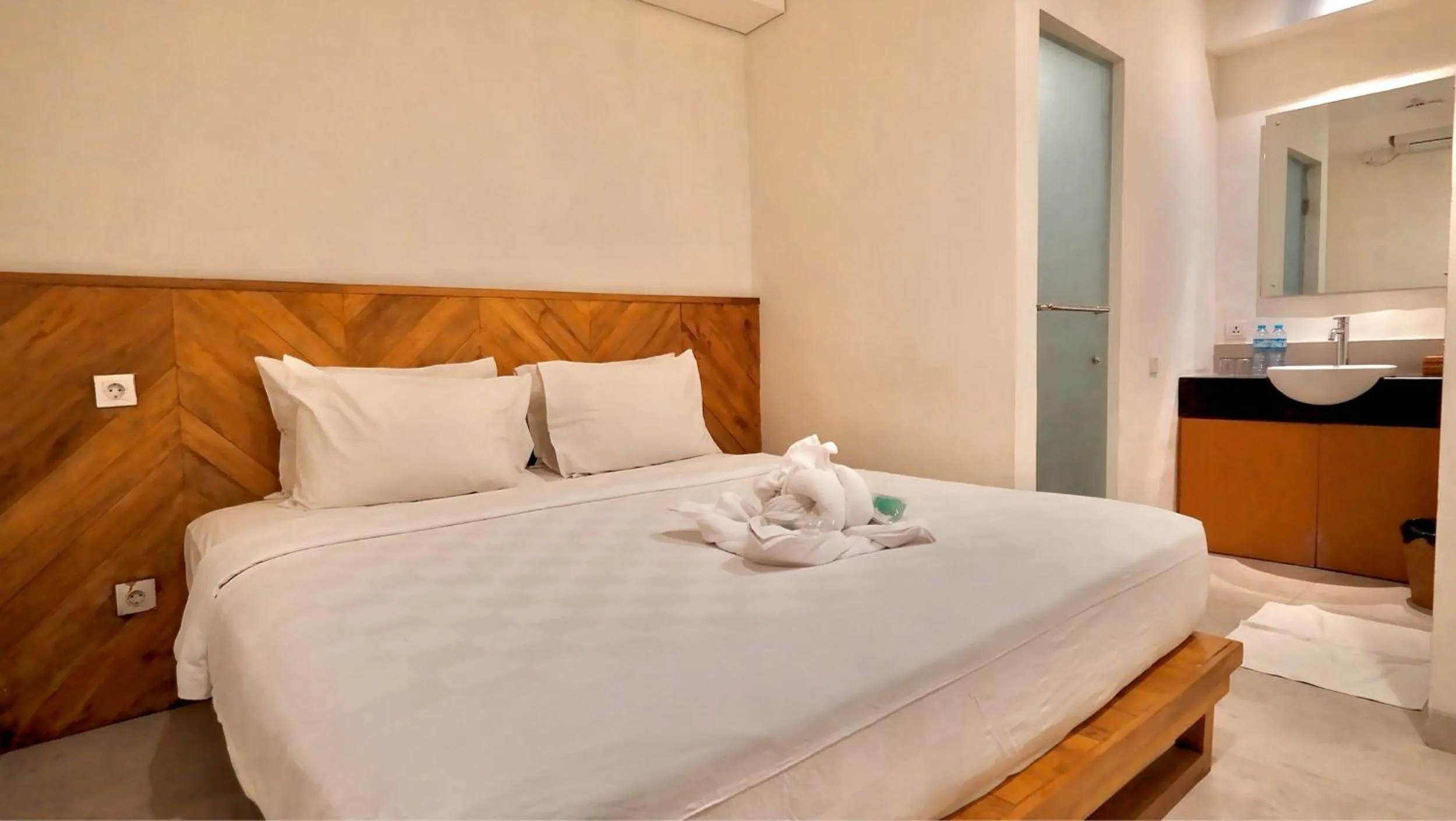 Bed in DBeds Kuta Beach