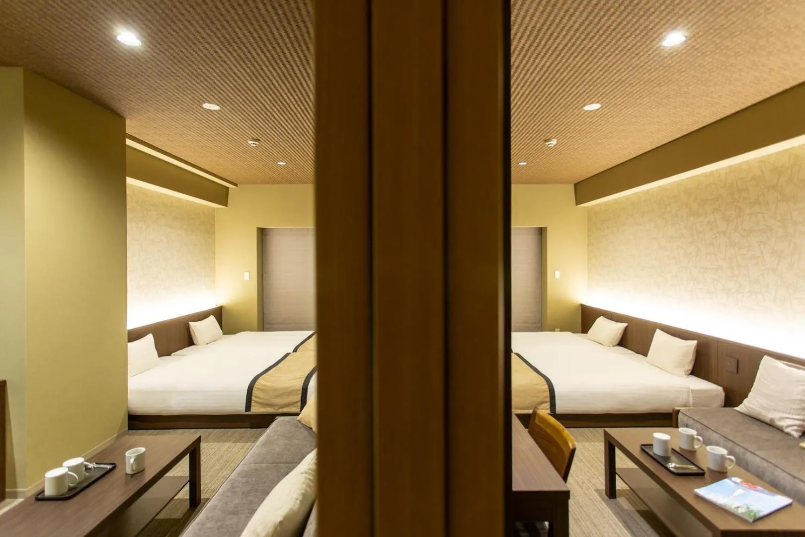 Photo of the whole room, Bed in Hauza Kyoto Gojo Karasuma