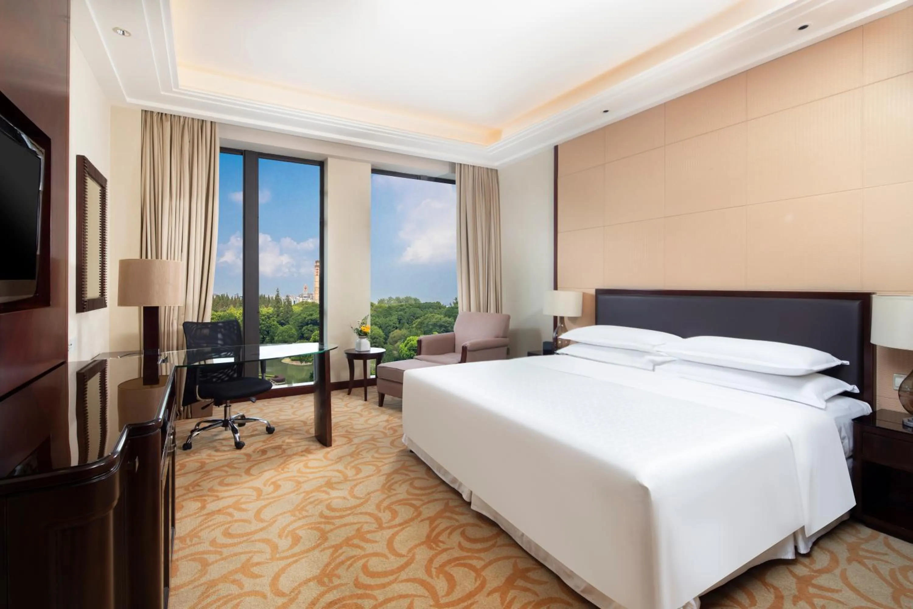 Bedroom, Bed in Sheraton Jiangyin Hotel
