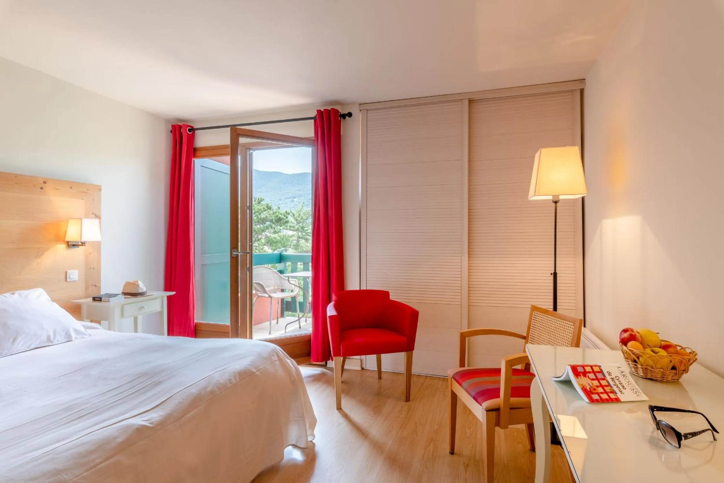 Photo of the whole room, Bed in Hôtel-Résidence la Pinède