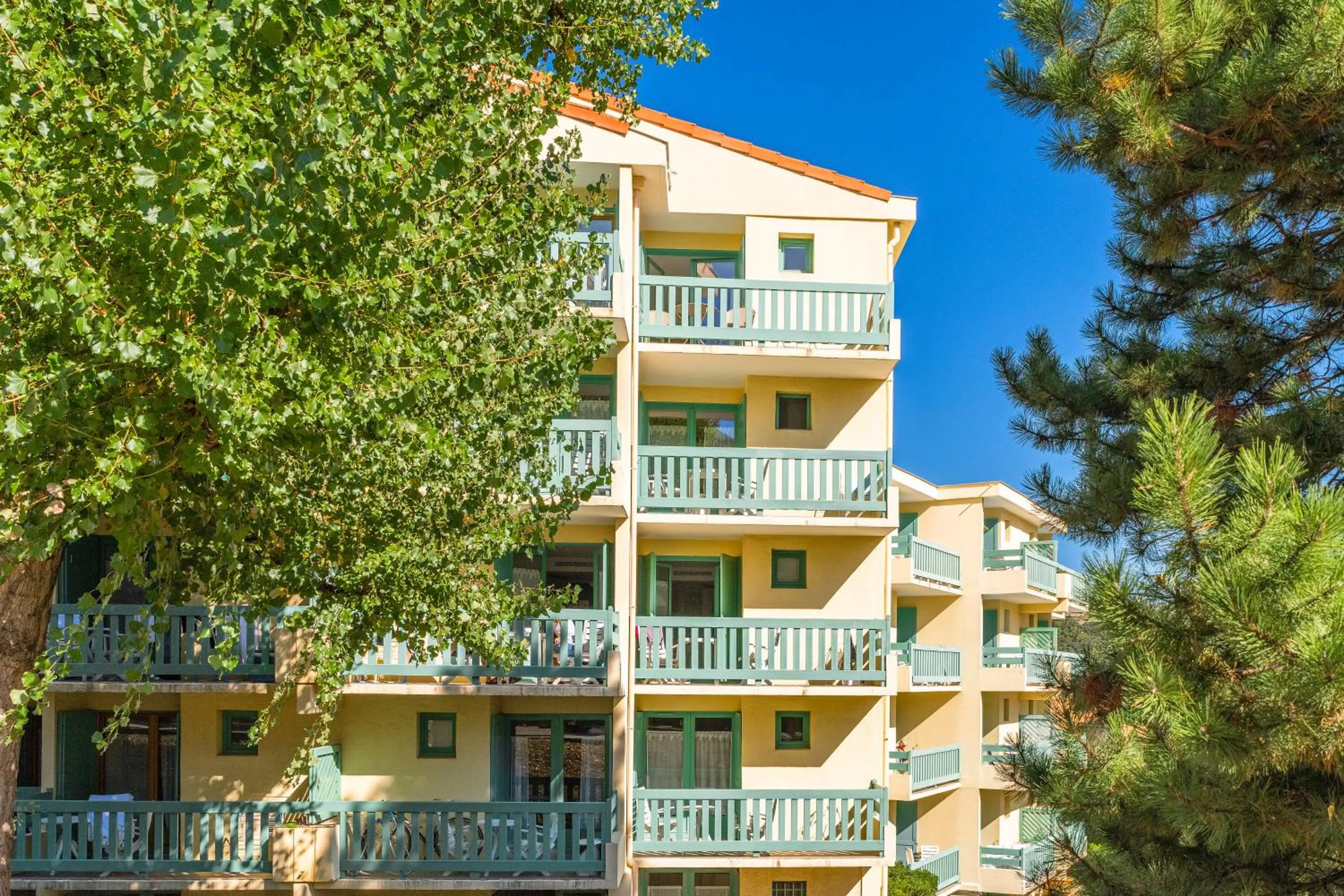 Property building in Hôtel-Résidence la Pinède