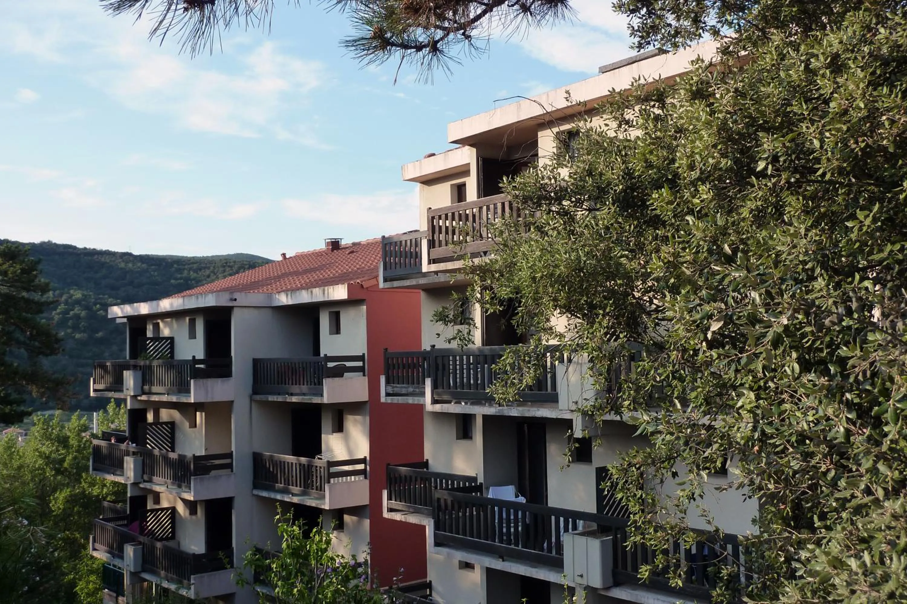 Property building in Hôtel-Résidence la Pinède