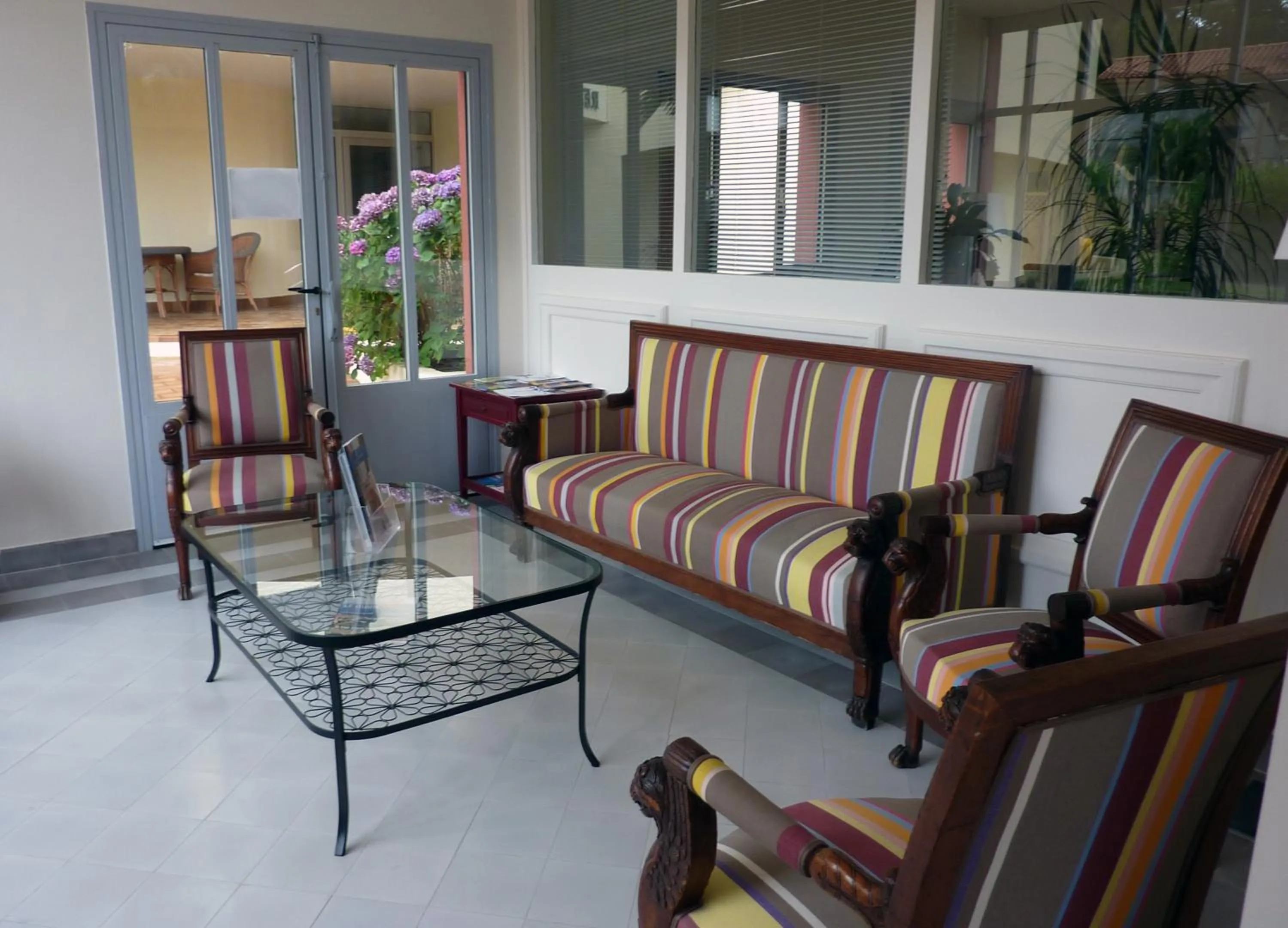 Lobby or reception in Hôtel-Résidence la Pinède