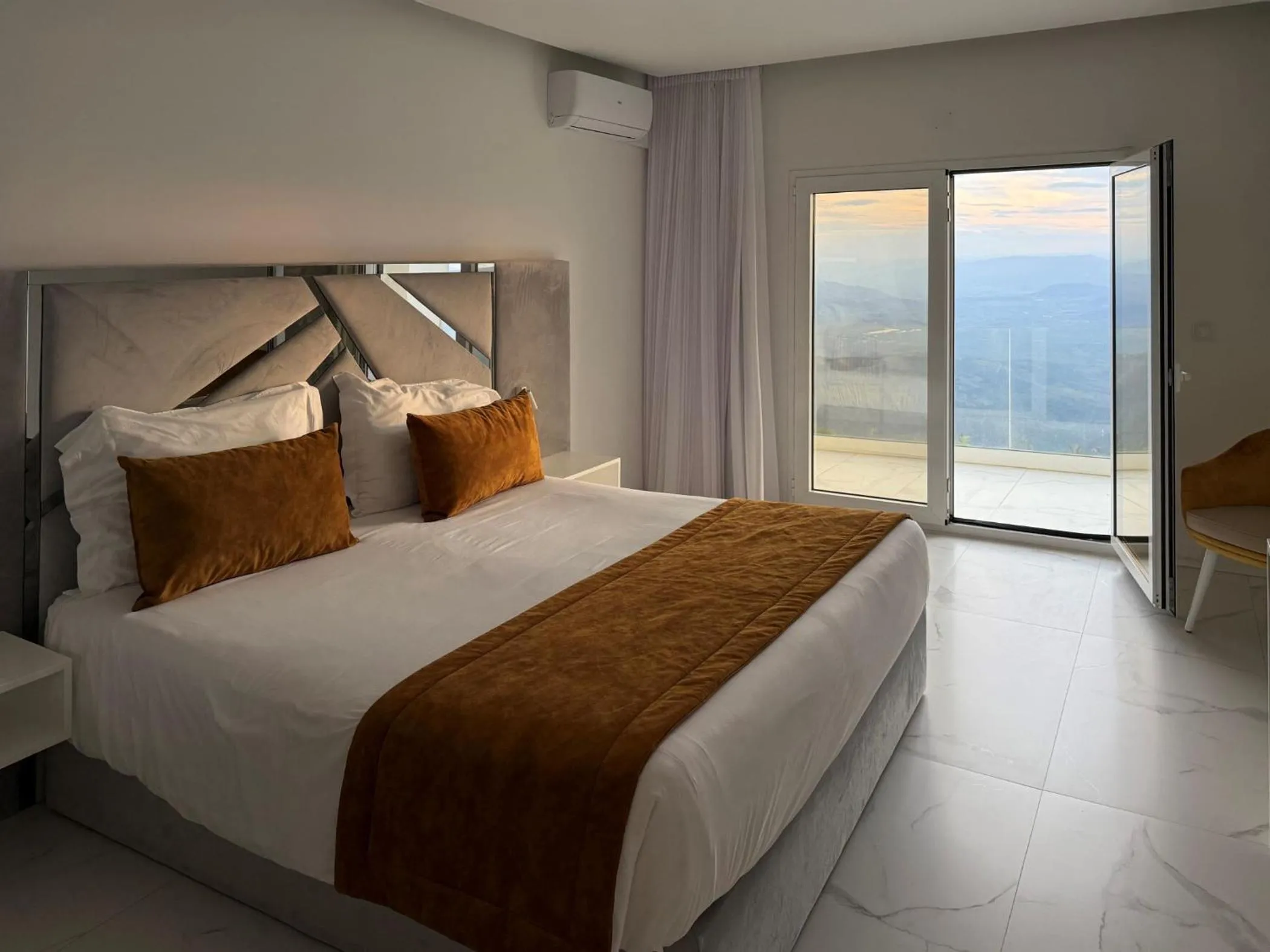 Natural landscape, Bed in Oca Douro Valley Hotel and Spa