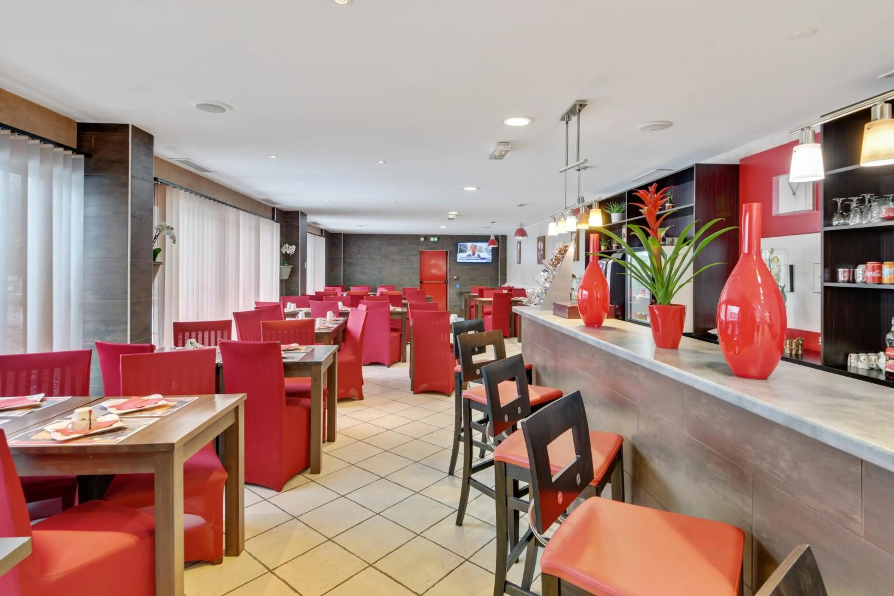 Banquet/Function facilities in HOTEL RESTAURANT PARIS PACIFIC PARIS-VILLEJUIF- PRES DU METRO L'HAY LES ROSES LIGNE 14 - Direct PARIS-AEROPORT ORLY ET INSTITUT GUSTAVE ROUSSY