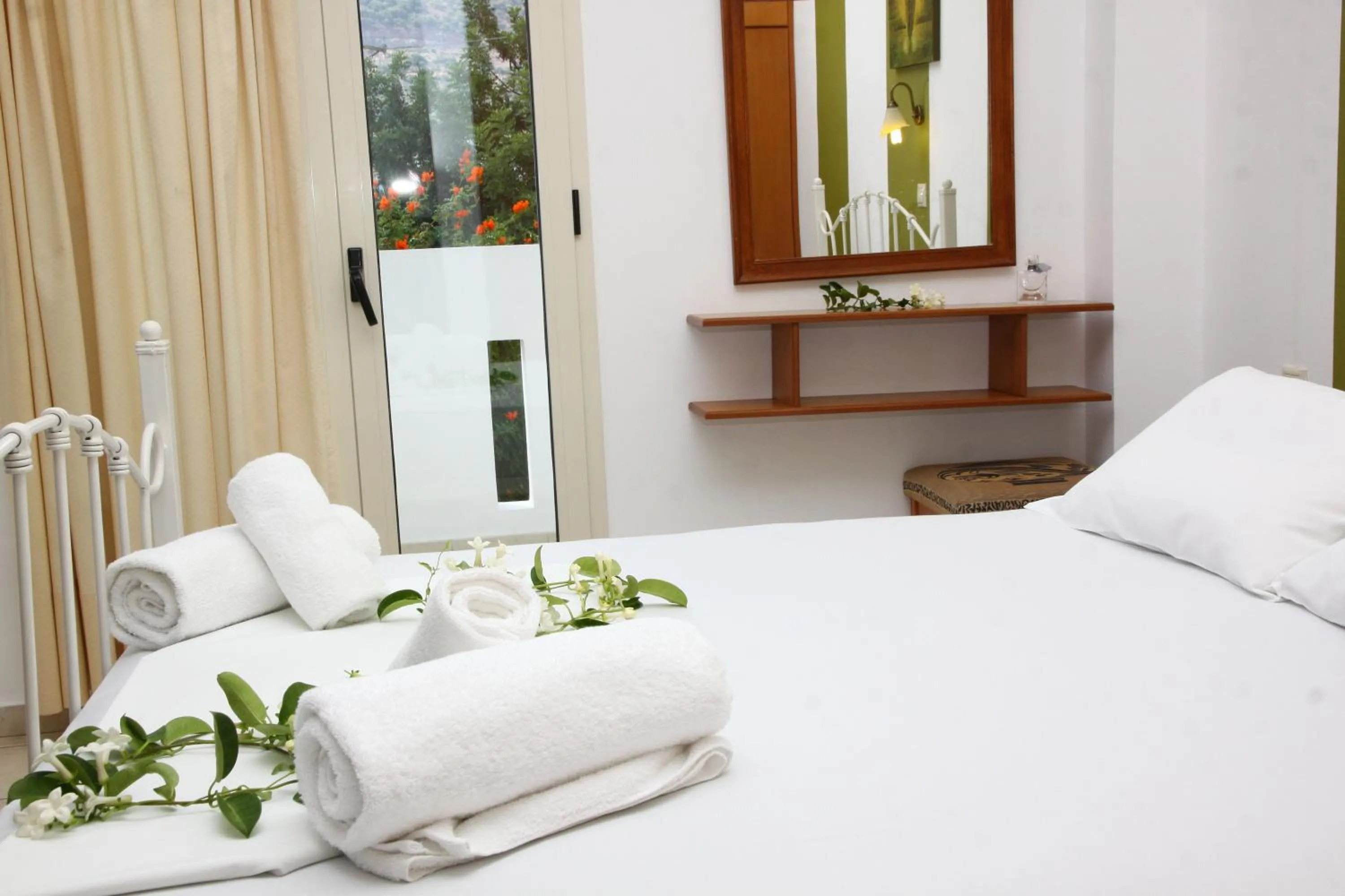 Photo of the whole room, Bed in Nikos Apartments