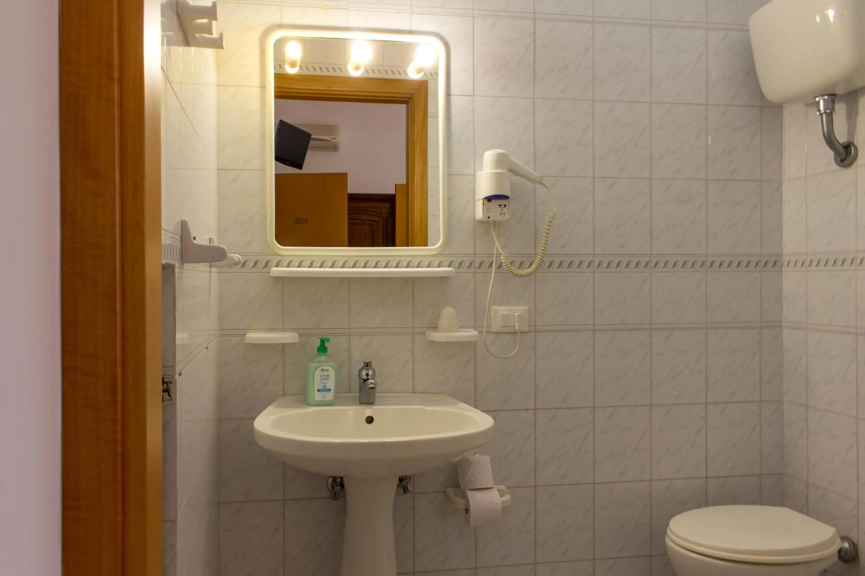 Bathroom in La Masseria Hotel Ristorante Centro Benessere