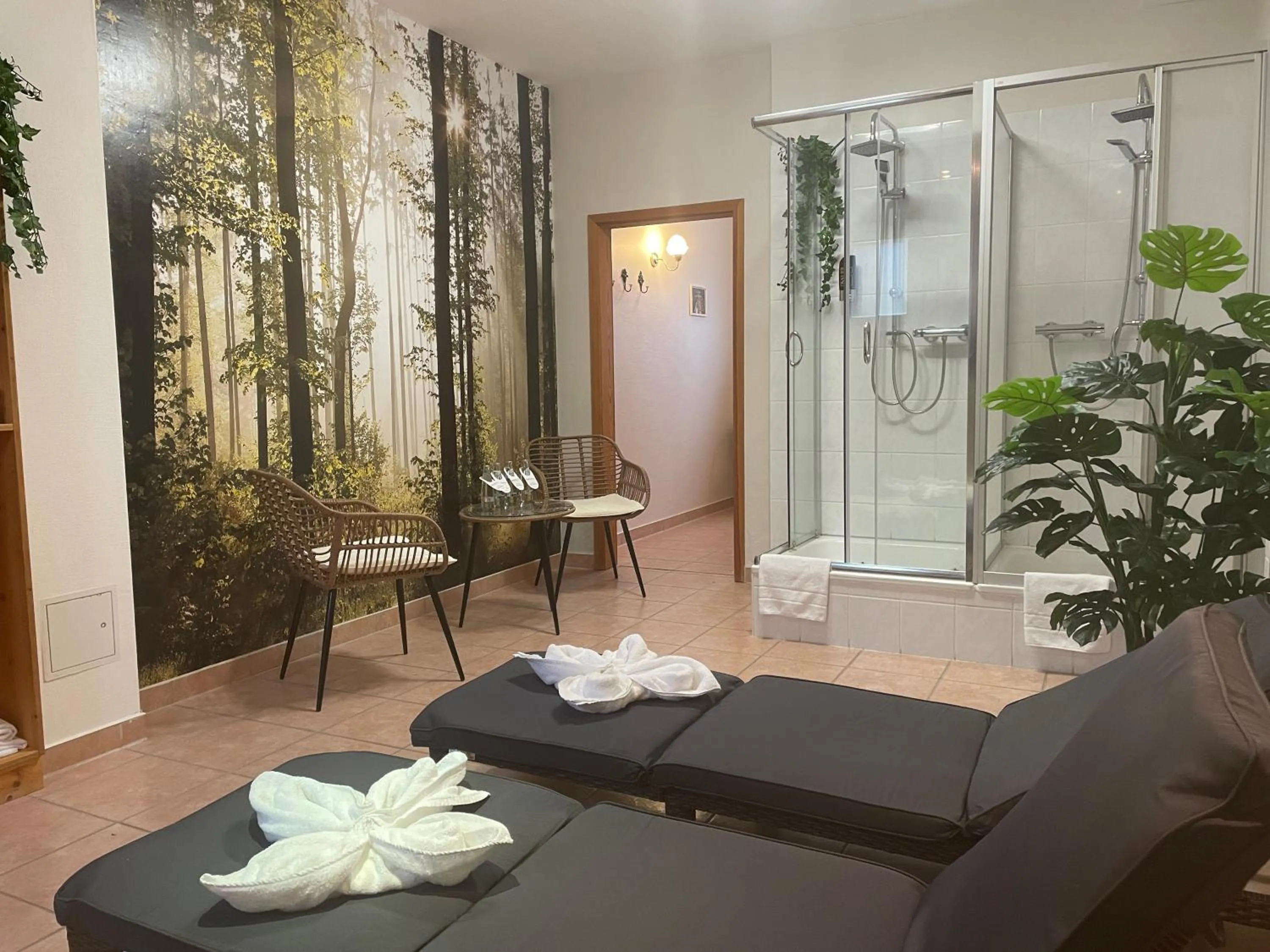 Shower in REGIOHOTEL am Brocken Schierke - #Wanderhotel #Sauna #Harzerlebnis #Aufzug