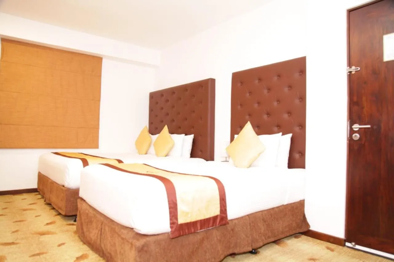 Bed in City Hotel Colombo 02