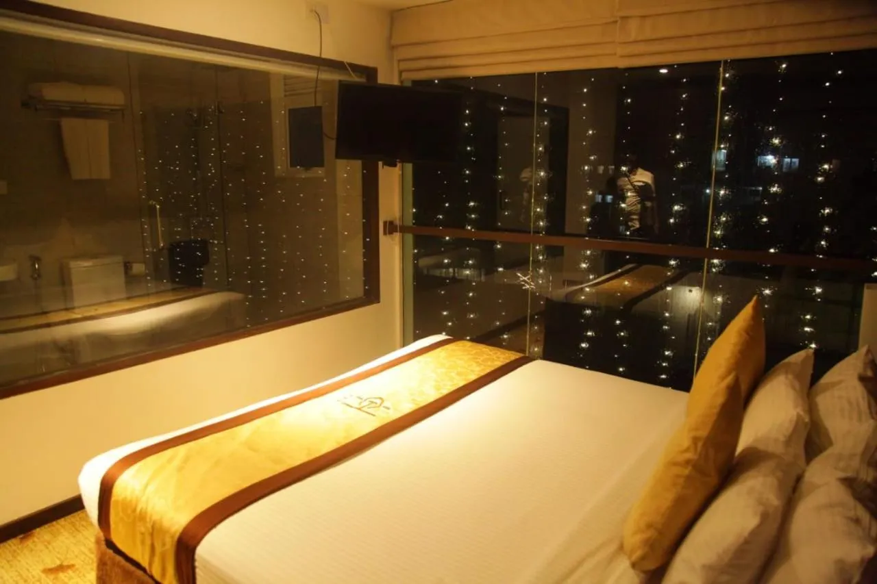 Bed in City Hotel Colombo 02