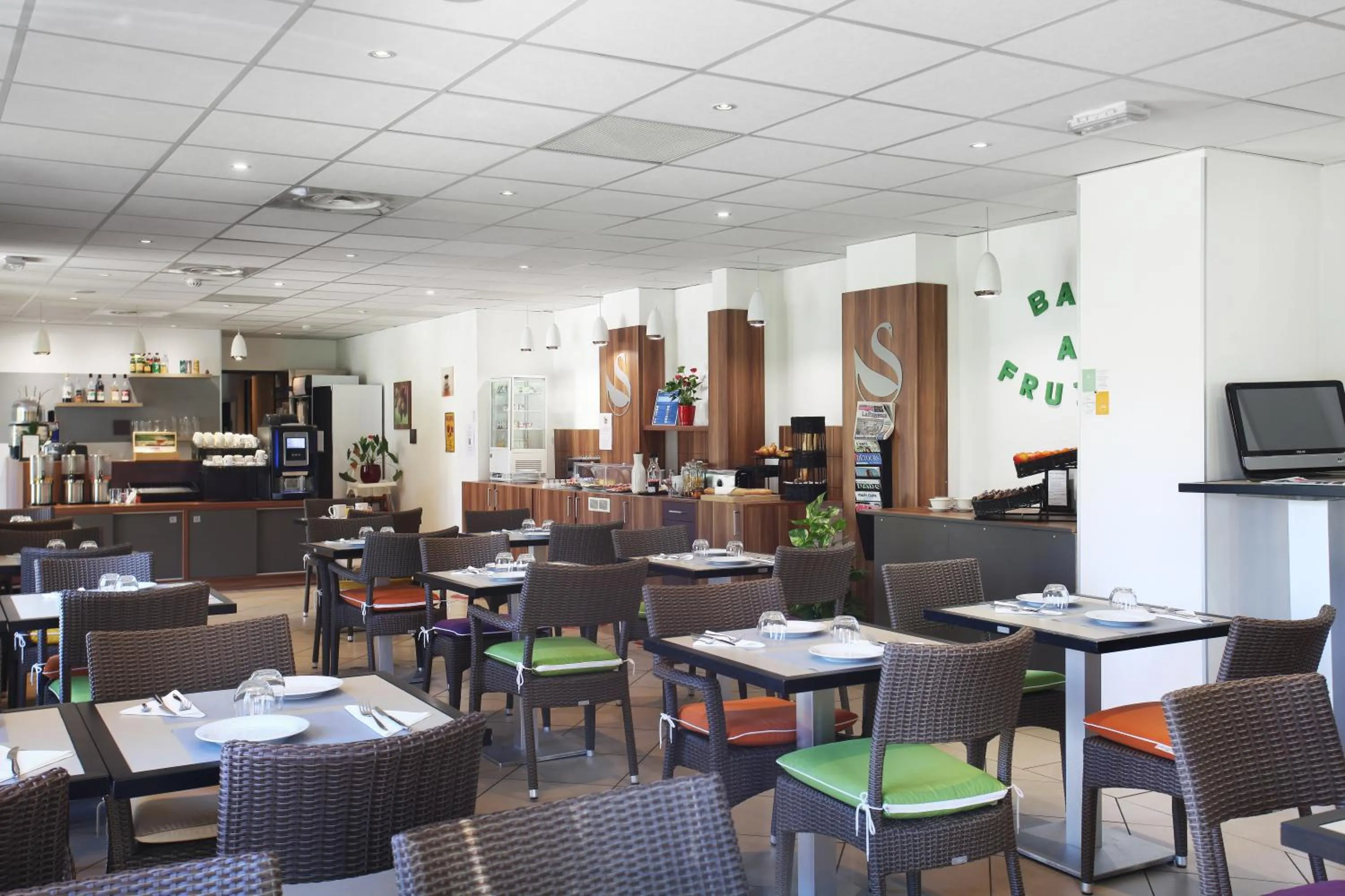 Restaurant/places to eat in Suite Home Aix en Provence Sud TGV