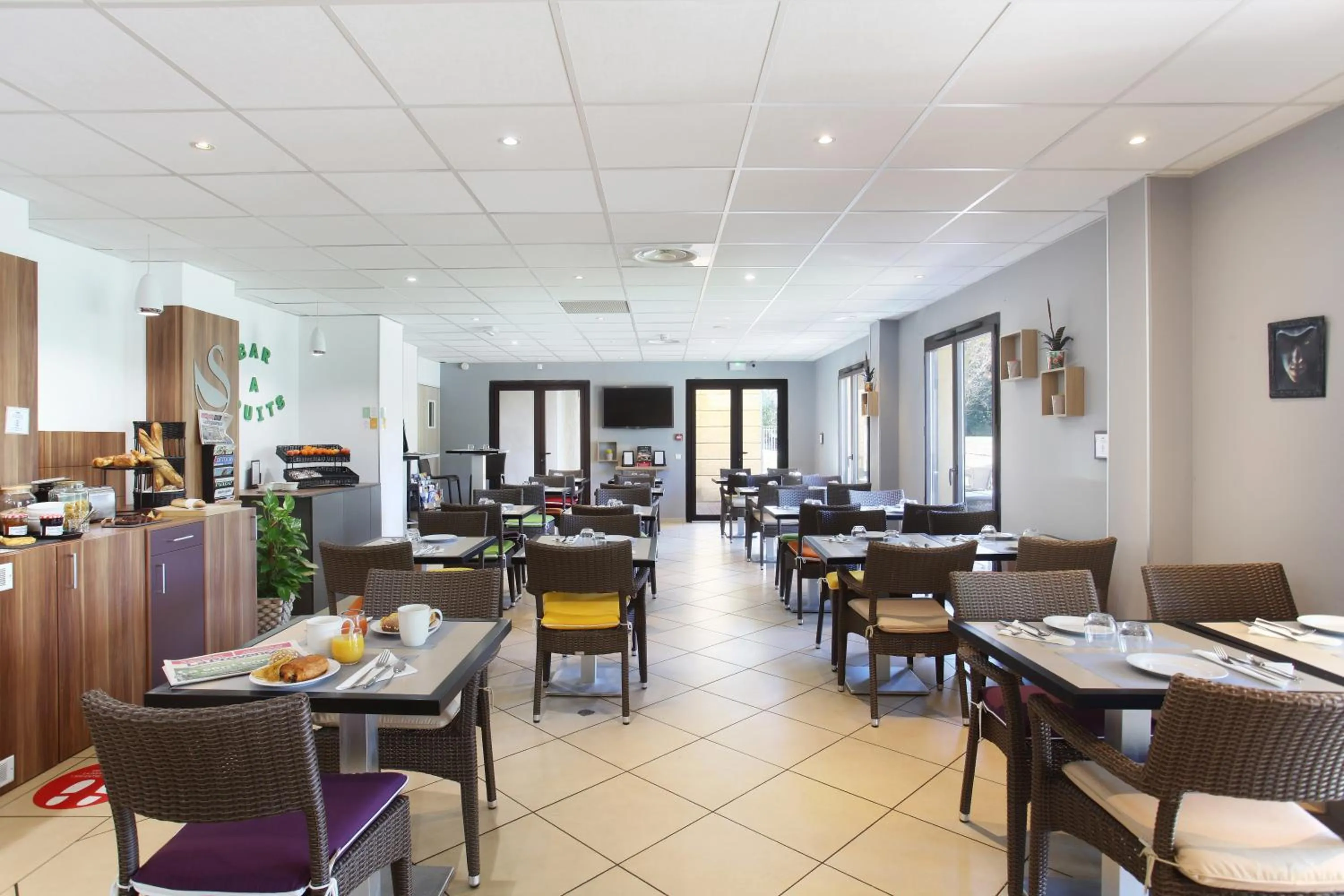 Restaurant/places to eat in Suite Home Aix en Provence Sud TGV