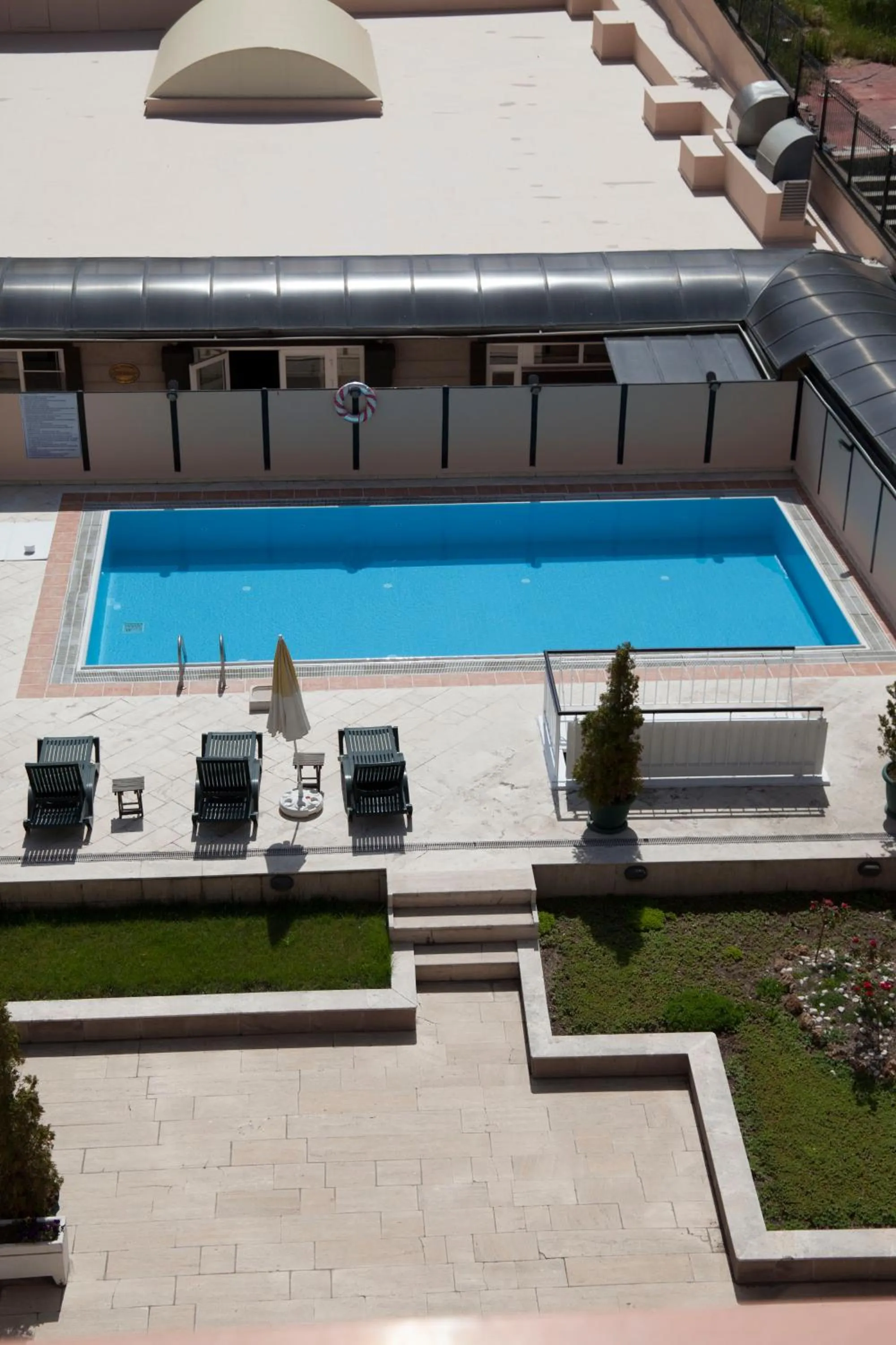 Pool view in King Hotel Guvenlik